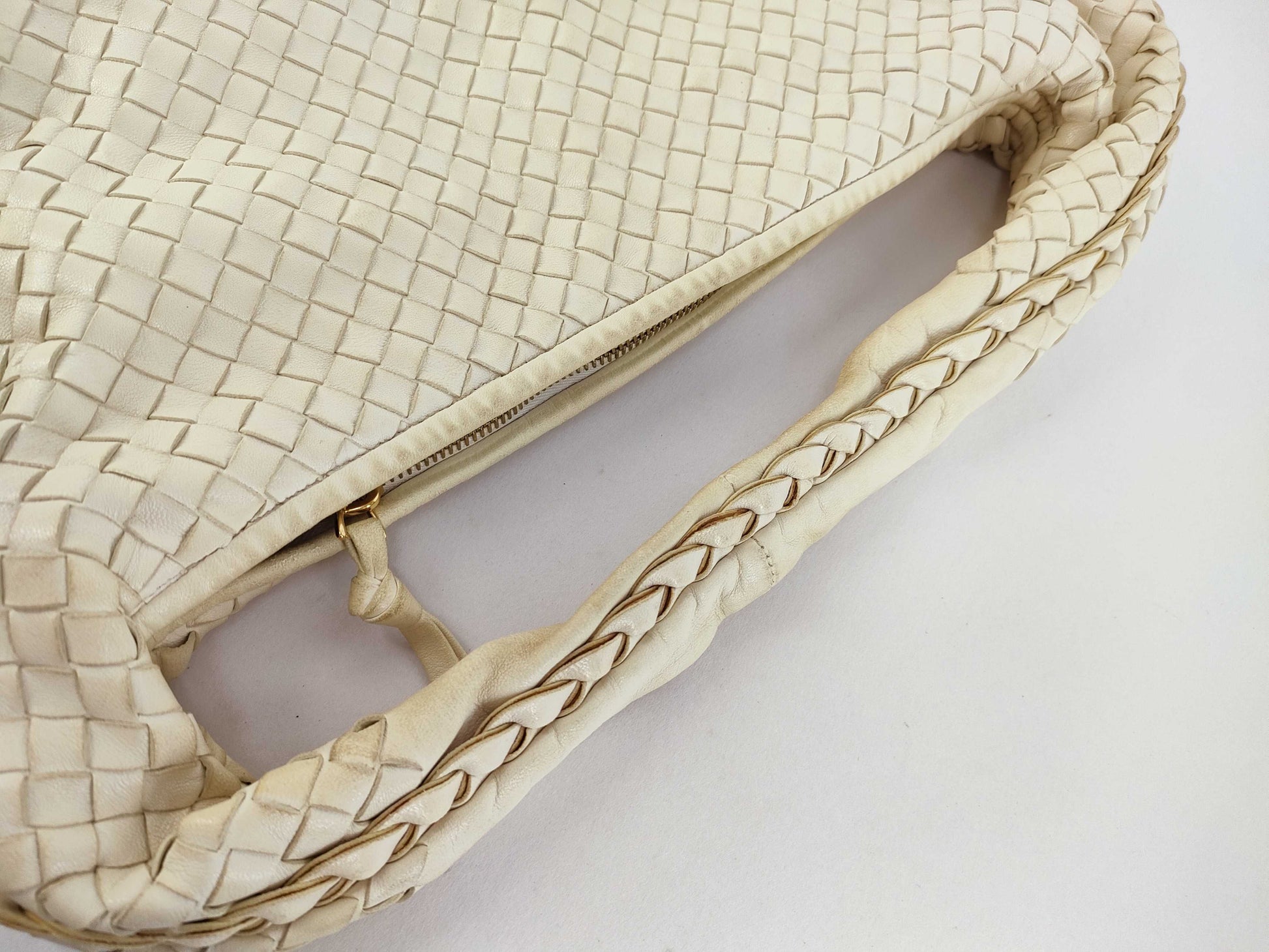 BOTTEGA VENETA Intrecciato Handbag White