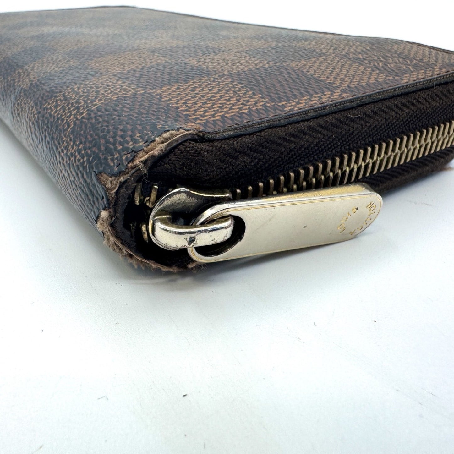 LOUIS VUITTON Damier Zippy Wallet