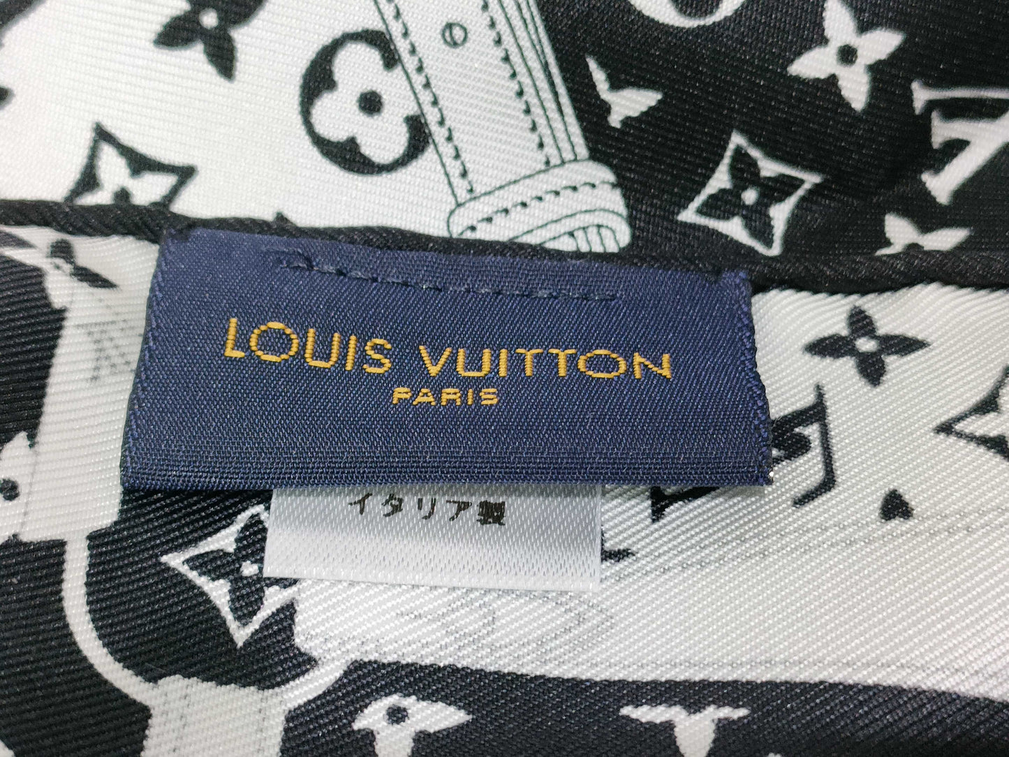 LOUIS VUITTON Monogram Confidential Scarf M77351/MR1221 with tag AB Other accessories