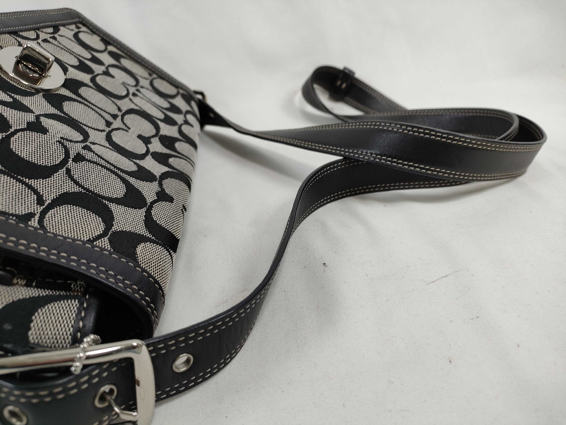 COACH Signature Shoulder Bag in Canvas and Leather with Black Turn Lock and Card and Logo Charm