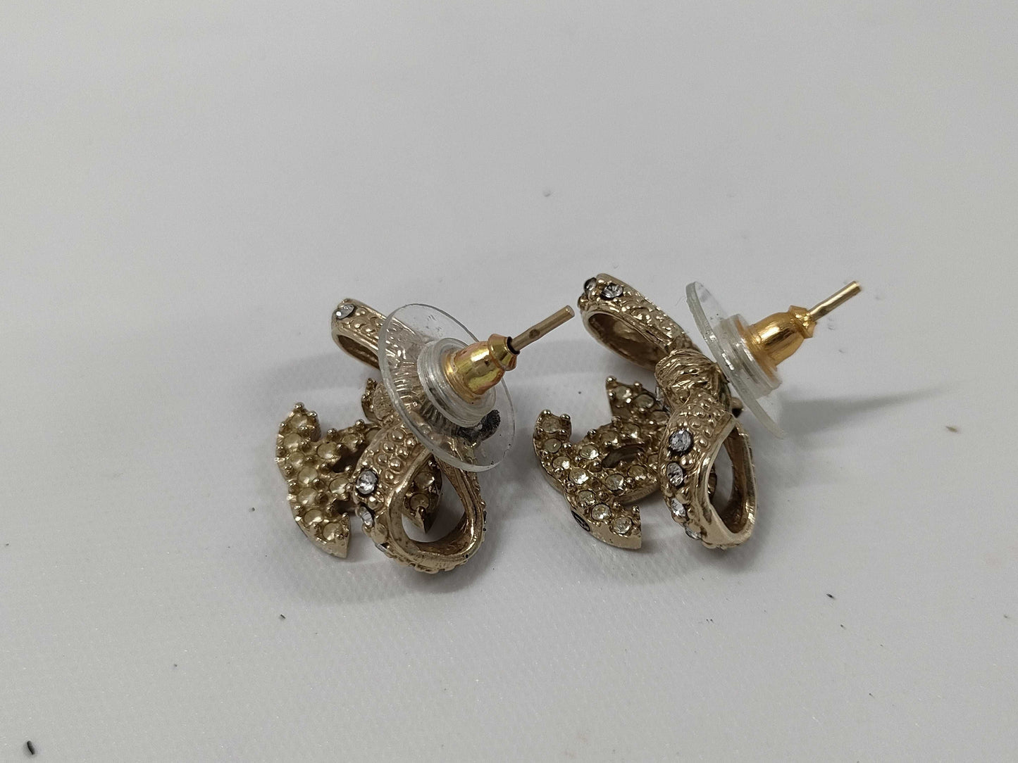 CHANEL Coco Mark Ribbon B14V Earrings GP x Rhinestone Gold Earrings