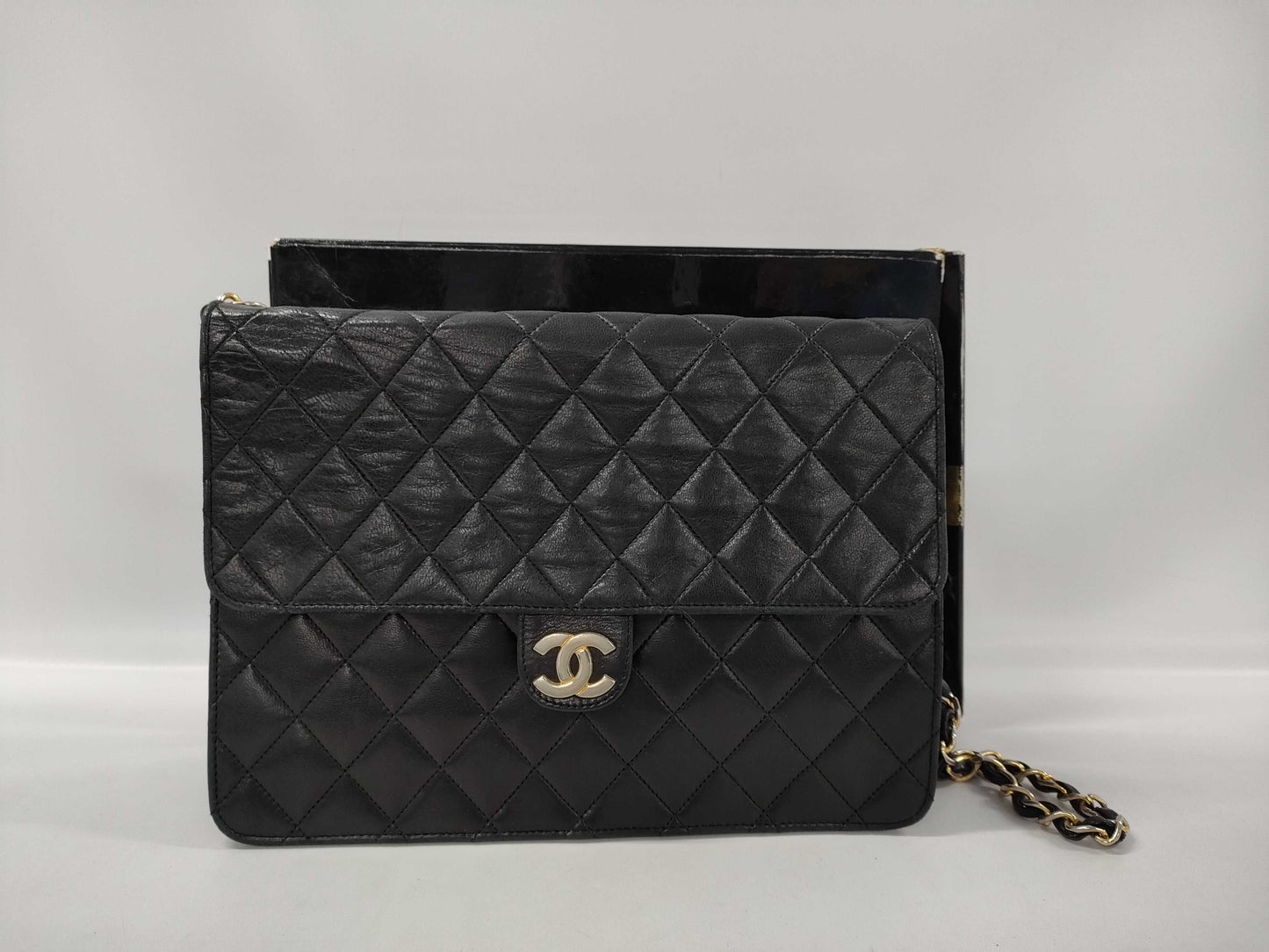 CHANEL Matelasse Chain Shoulder Bag