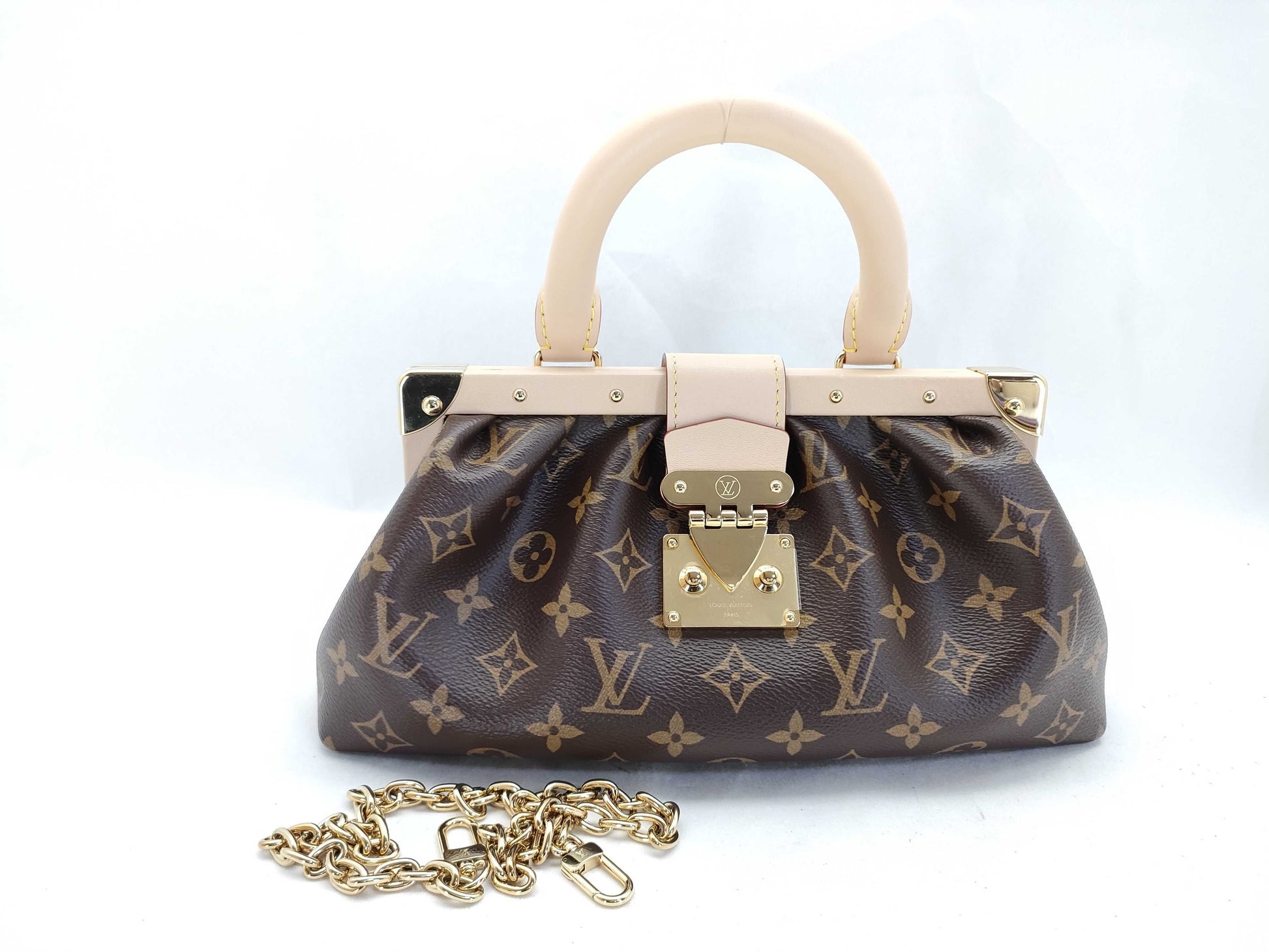 LOUIS VUITTON Monogram Louis Vuitton M46544 Monogram Clutch Handbag