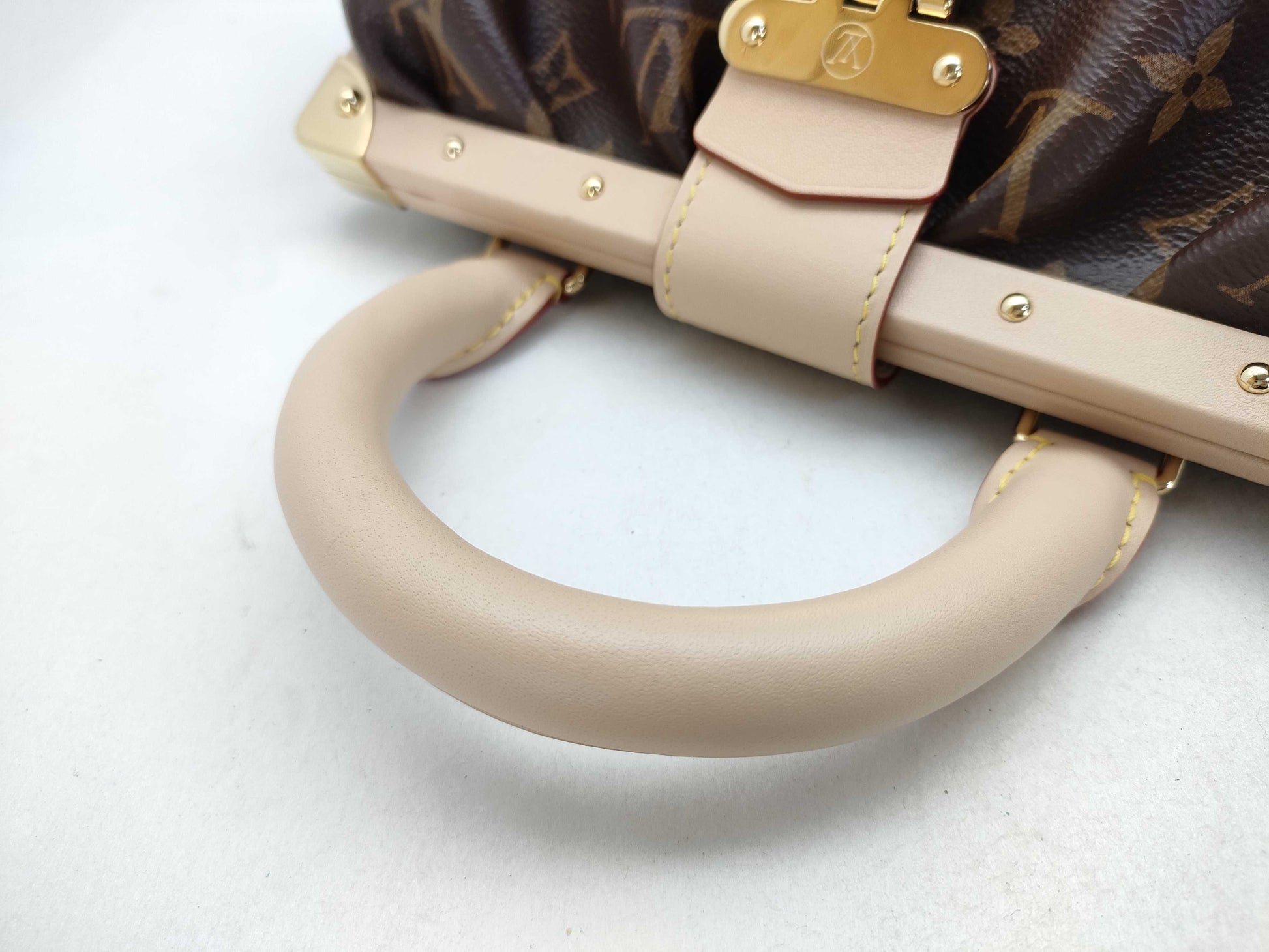 LOUIS VUITTON Monogram Louis Vuitton M46544 Monogram Clutch Handbag