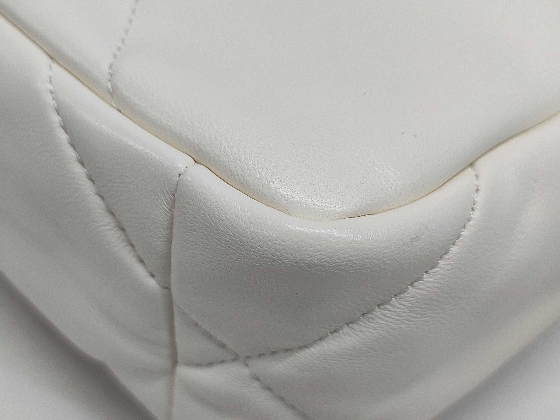 CHANEL 19 Bag White Lambskin Chain Shoulder Bag