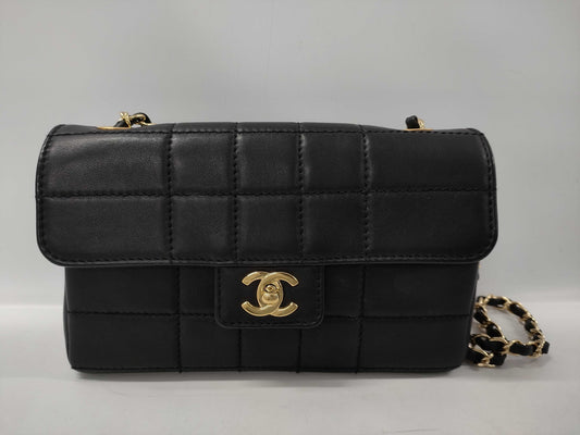 CHANEL Chain Shoulder Bag
