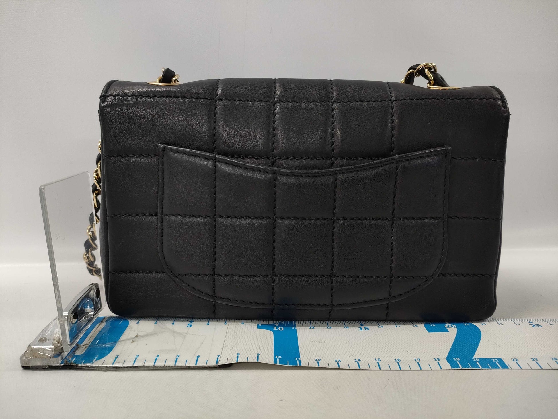 CHANEL Chain Shoulder Bag