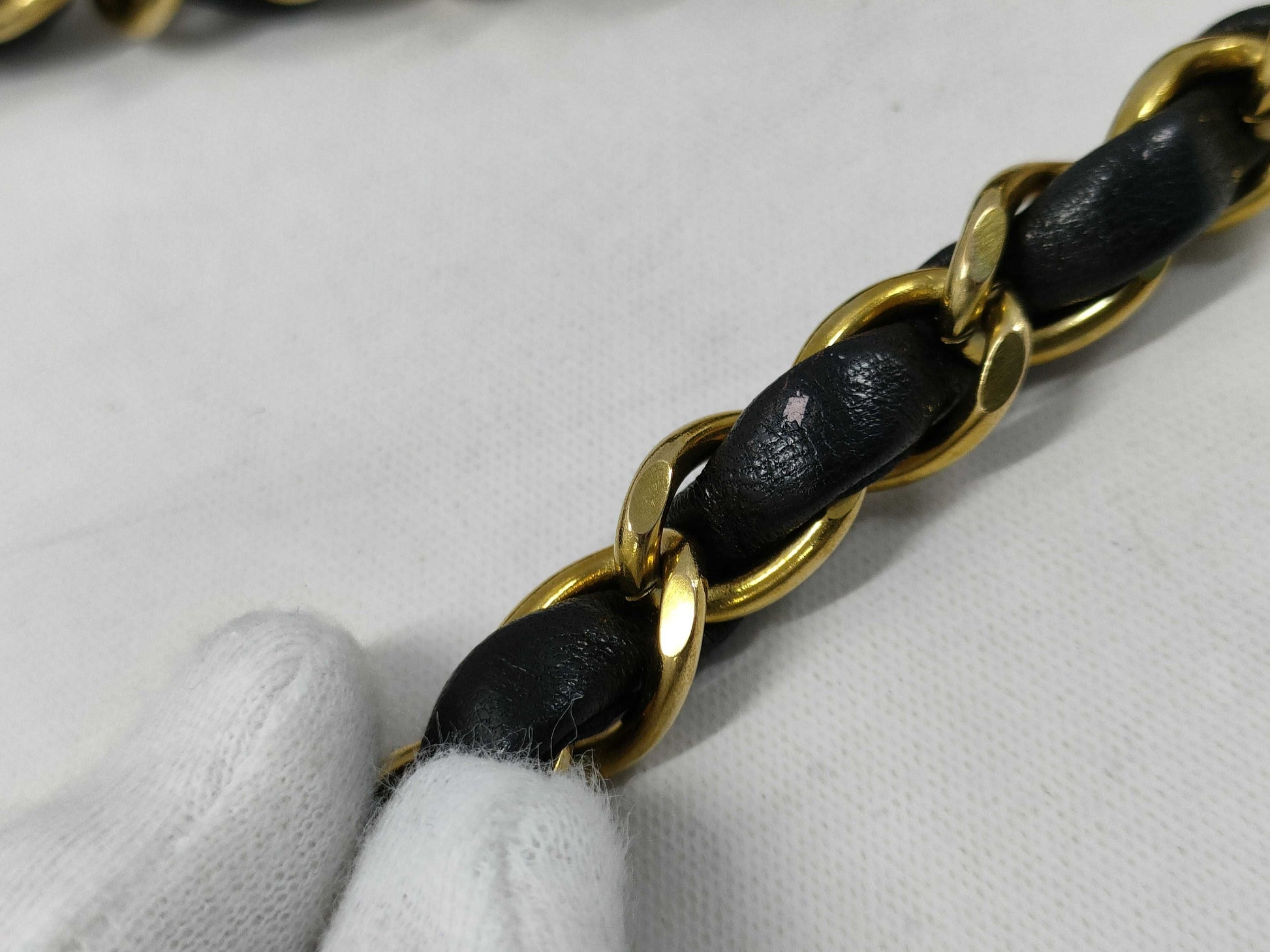 CHANEL Matelasse 25 Chain Shoulder Bag