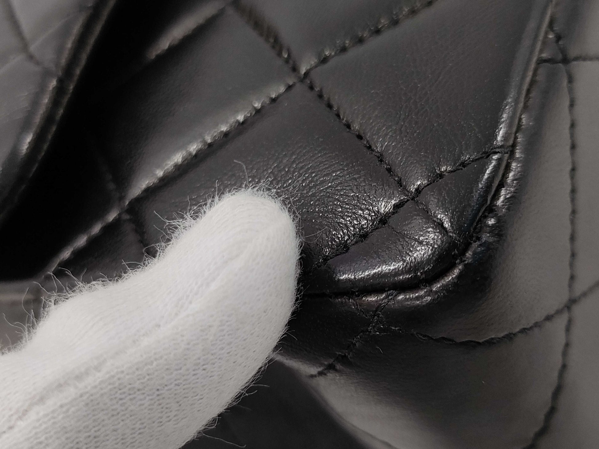 CHANEL Matelasse 25 Chain Shoulder Bag