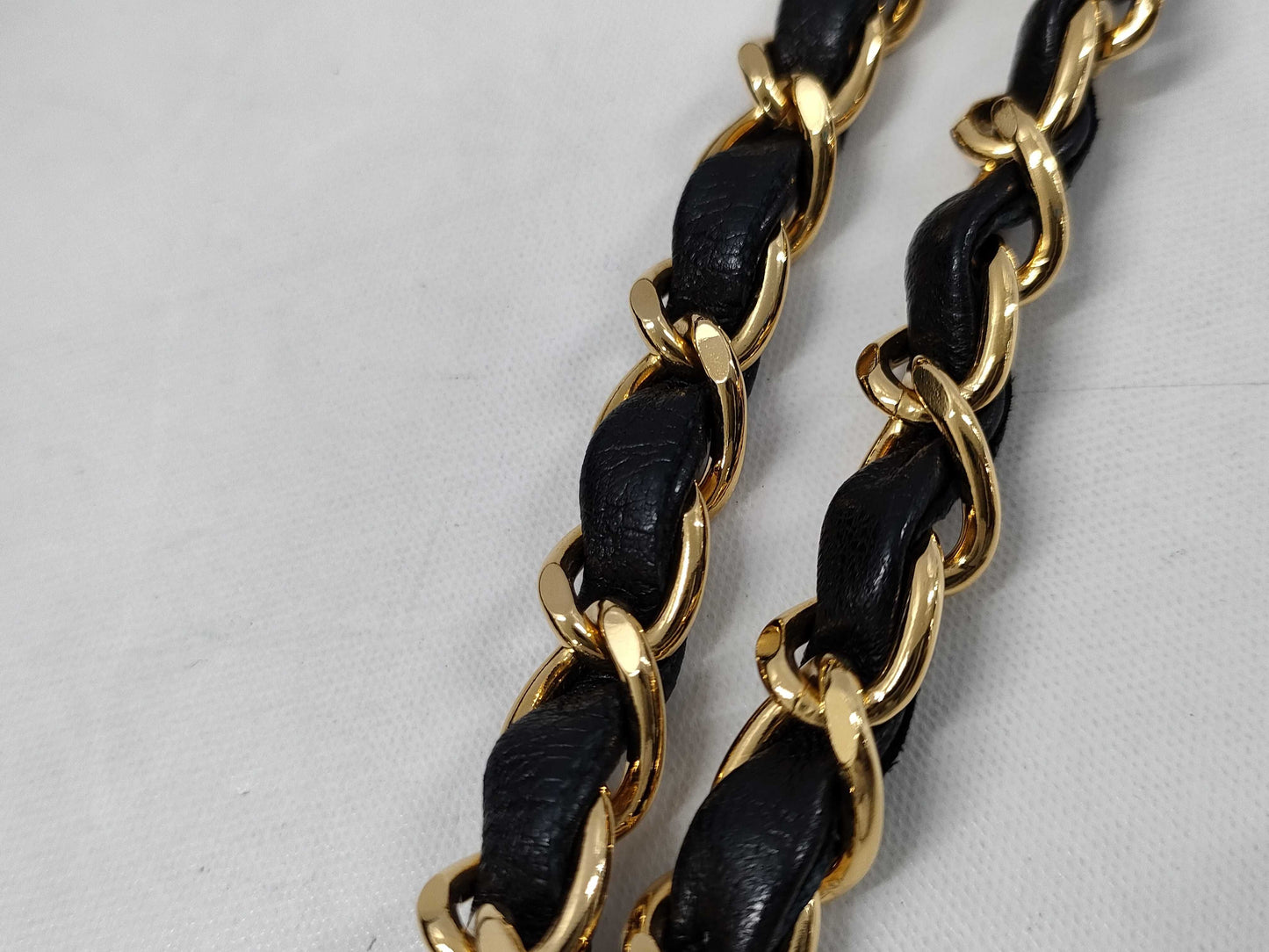 CHANEL Matelasse 25 Chain Shoulder Bag