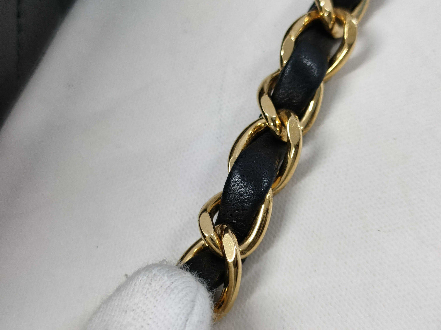 CHANEL Matelasse 25 Chain Shoulder Bag