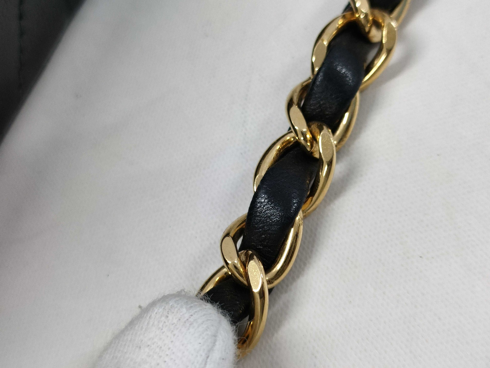 CHANEL Matelasse 25 Chain Shoulder Bag