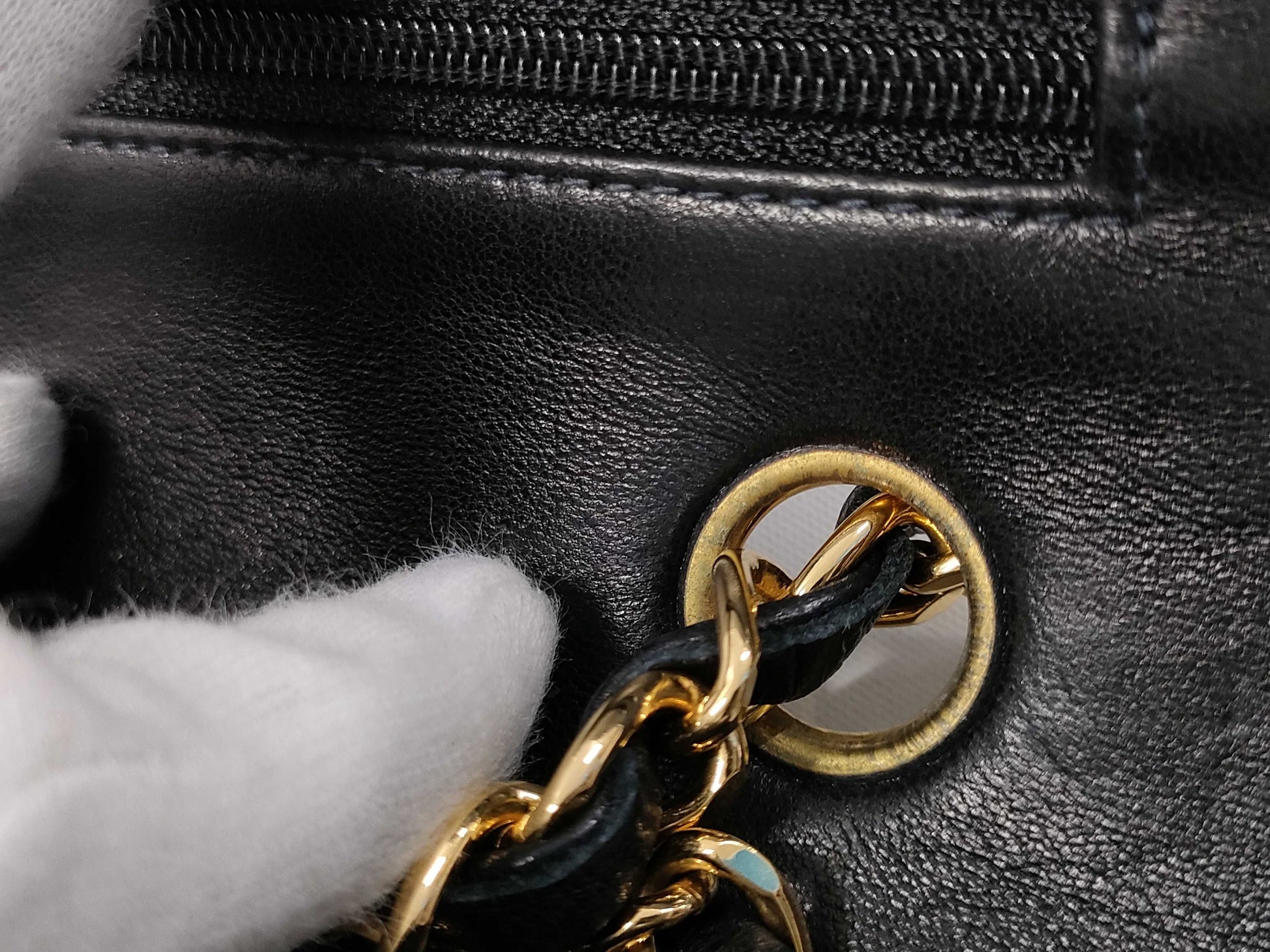 CHANEL Matelasse 25 Chain Shoulder Bag