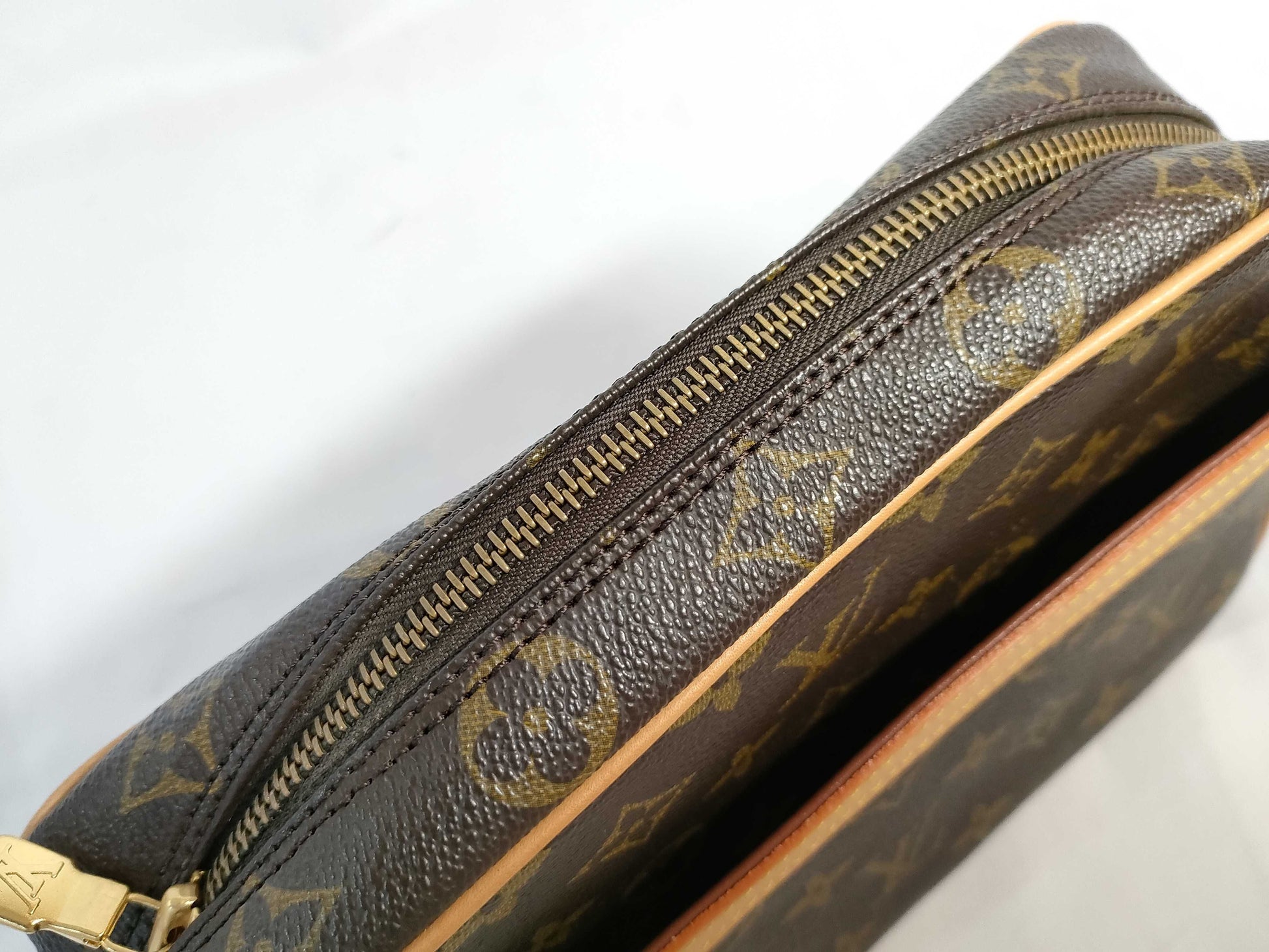 LOUIS VUITTON Monogram Bag Second Bag