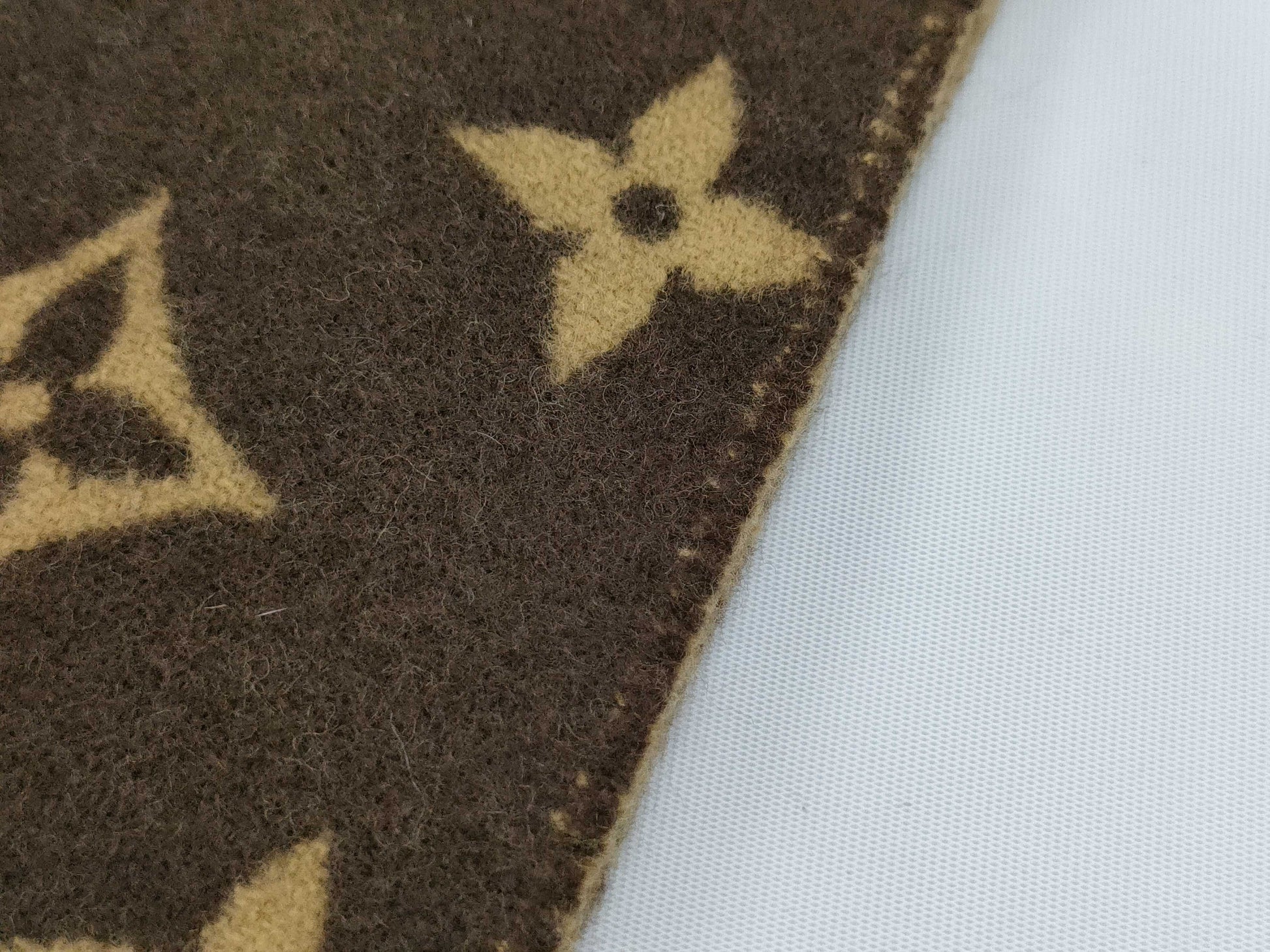 LOUIS VUITTON Louis Vuitton scarf