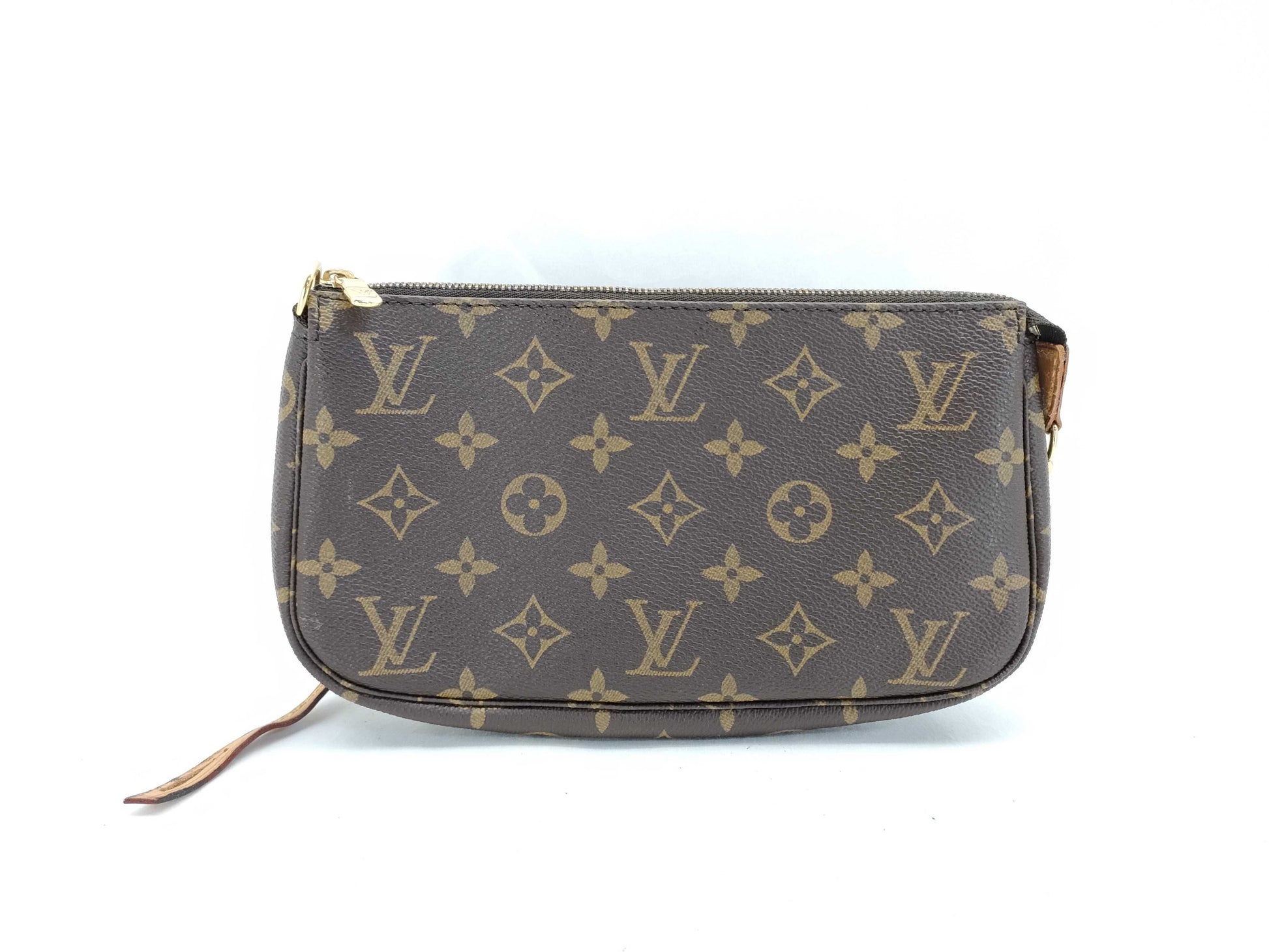 LOUIS VUITTON Monogram Louis Vuitton Pouch