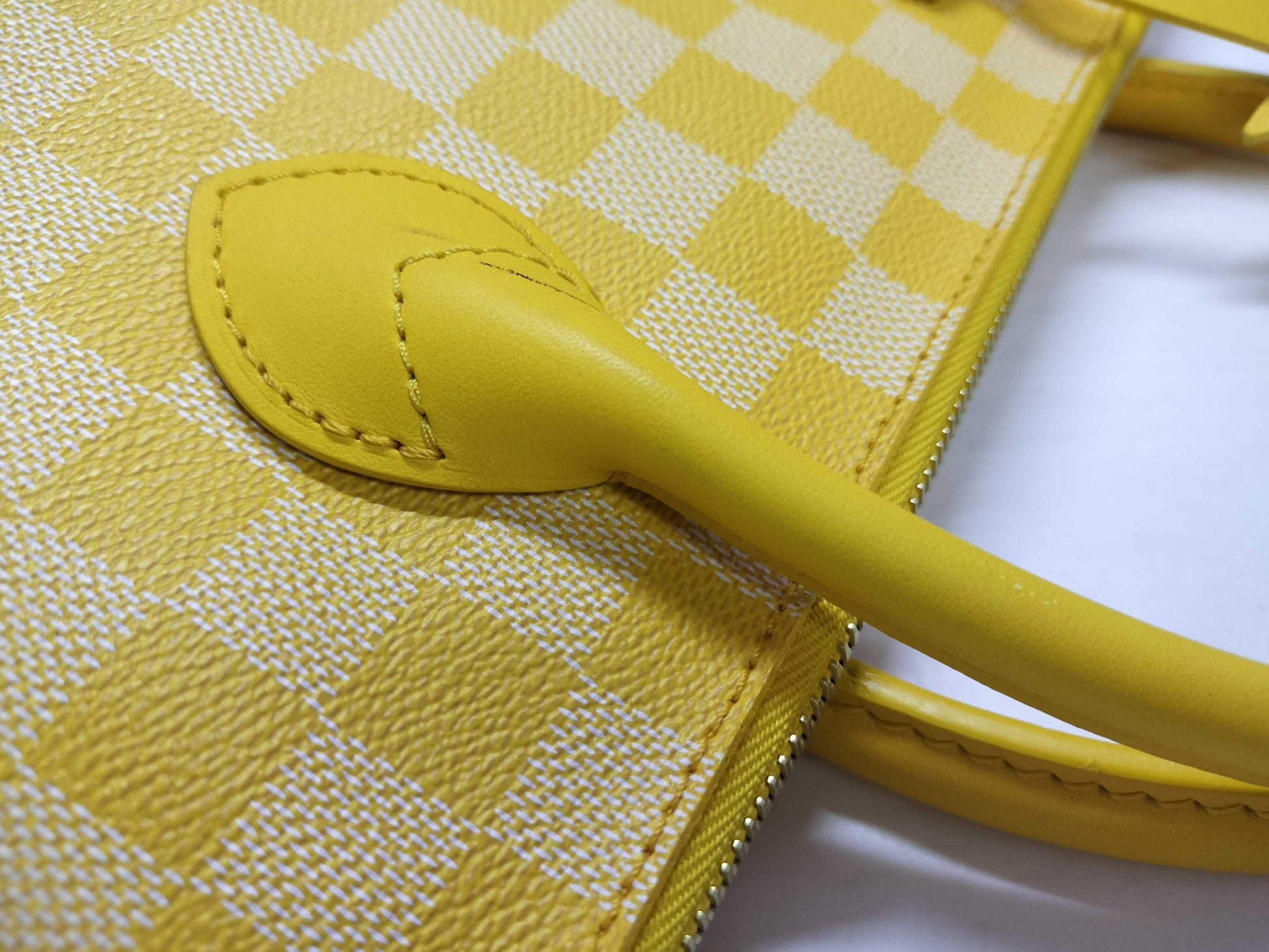 LOUIS VUITTON LOUIS VUITTON Louis Vuitton Mobile Leather Hand Shoulder Bag TJ4133 Tote Bag