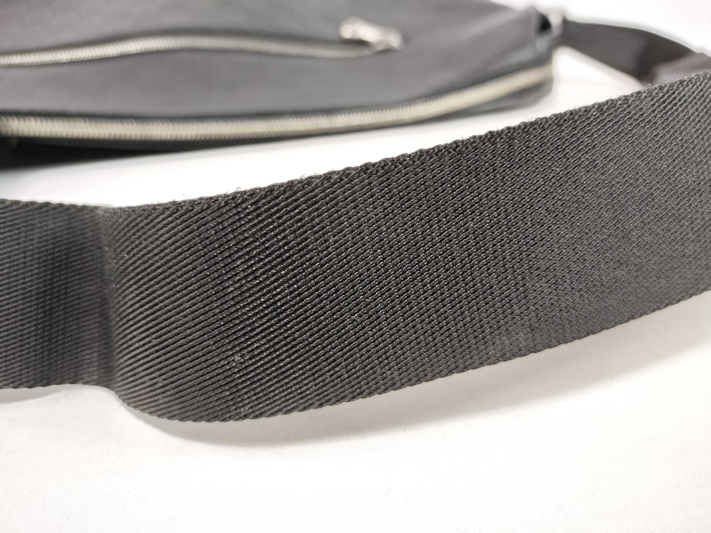 LOUIS VUITTON Damier Graphite Louis Vuitton Damier Graphite Discovery Messenger MM Shoulder Bag