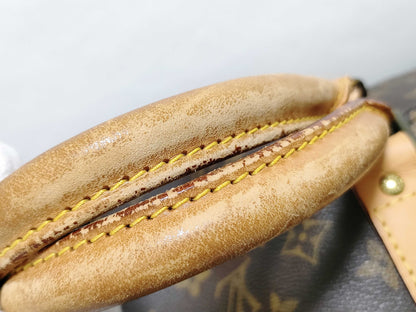 LOUIS VUITTON Monogram Louis Vuitton Monogram Keepall 60 Boston Bag