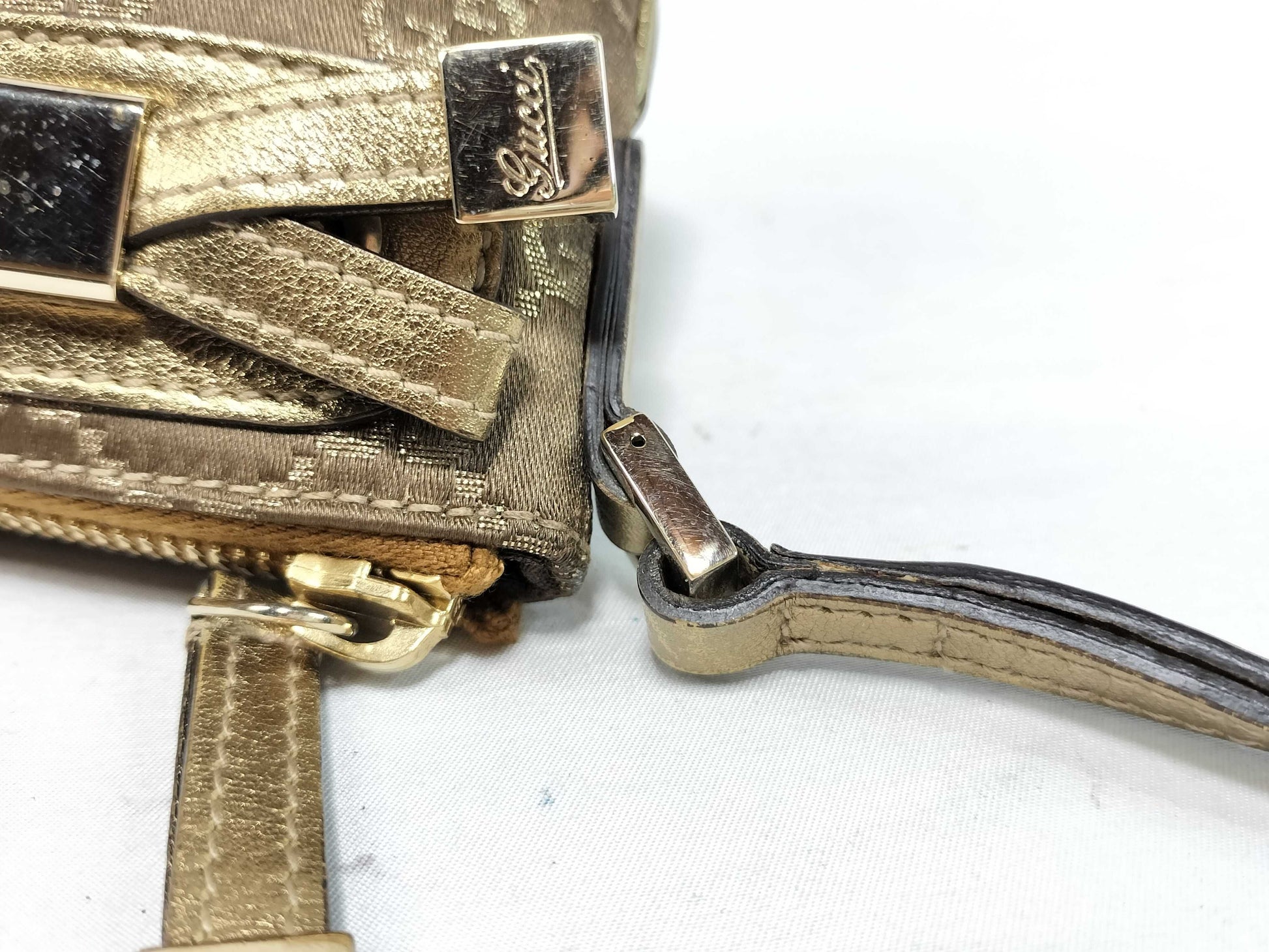 GUCCI GG Canvas Pouch Gucci GG Canvas Pouch