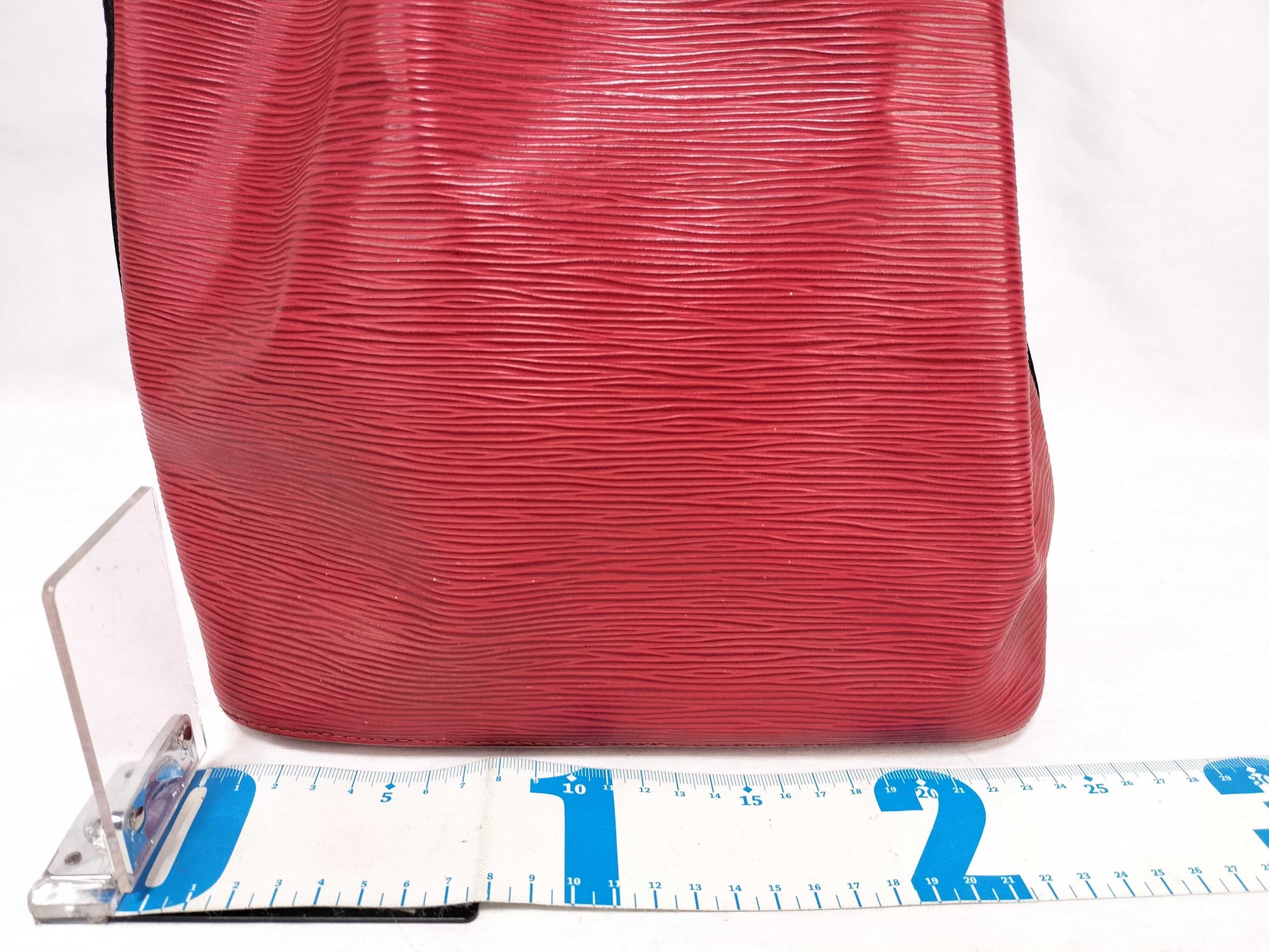 LOUIS VUITTON Epi Petit Noe Shoulder Bag