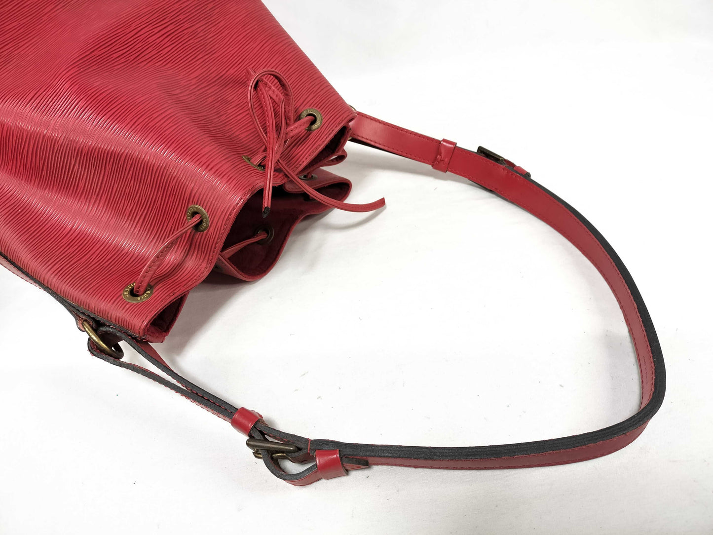 LOUIS VUITTON Epi Petit Noe Shoulder Bag