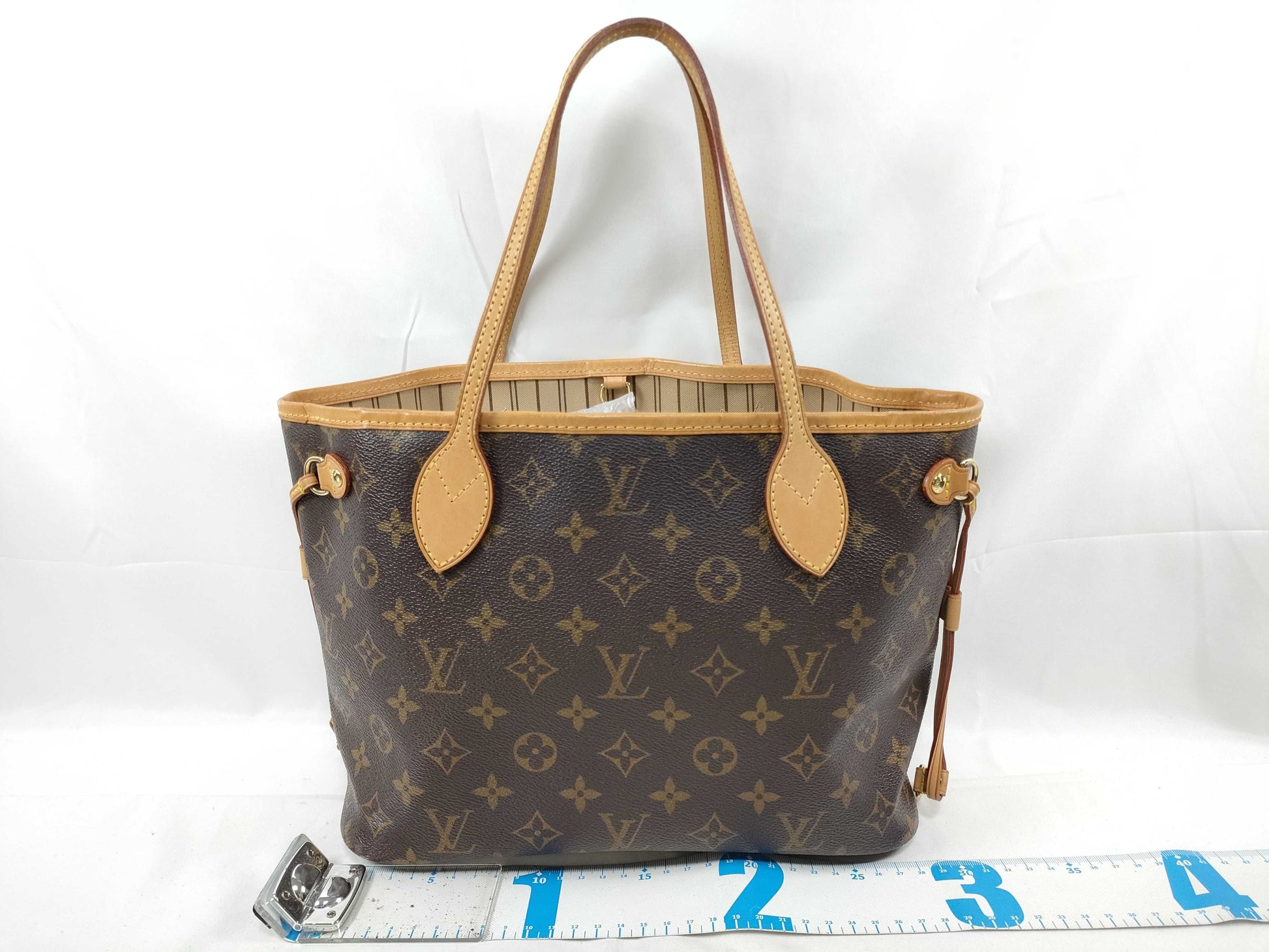 LOUIS VUITTON Monogram LV Monogram Neverfull Tote Bag