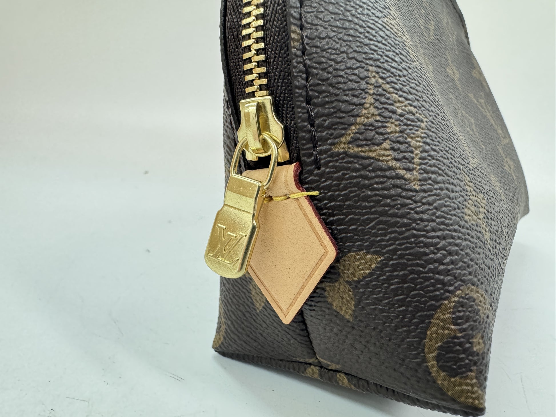 LOUIS VUITTON Monogram Cosmetic Pouch M47515 Unused Pouch