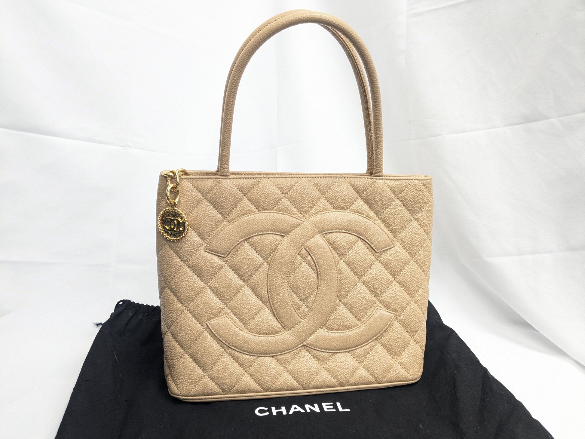 CHANEL Caviar Skin Reproduction Tote Bag 6567085 Seal and Guarantee