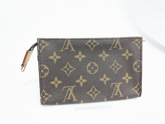 LOUIS VUITTON Monogram LV Monogram Bucket Pouch Pouch