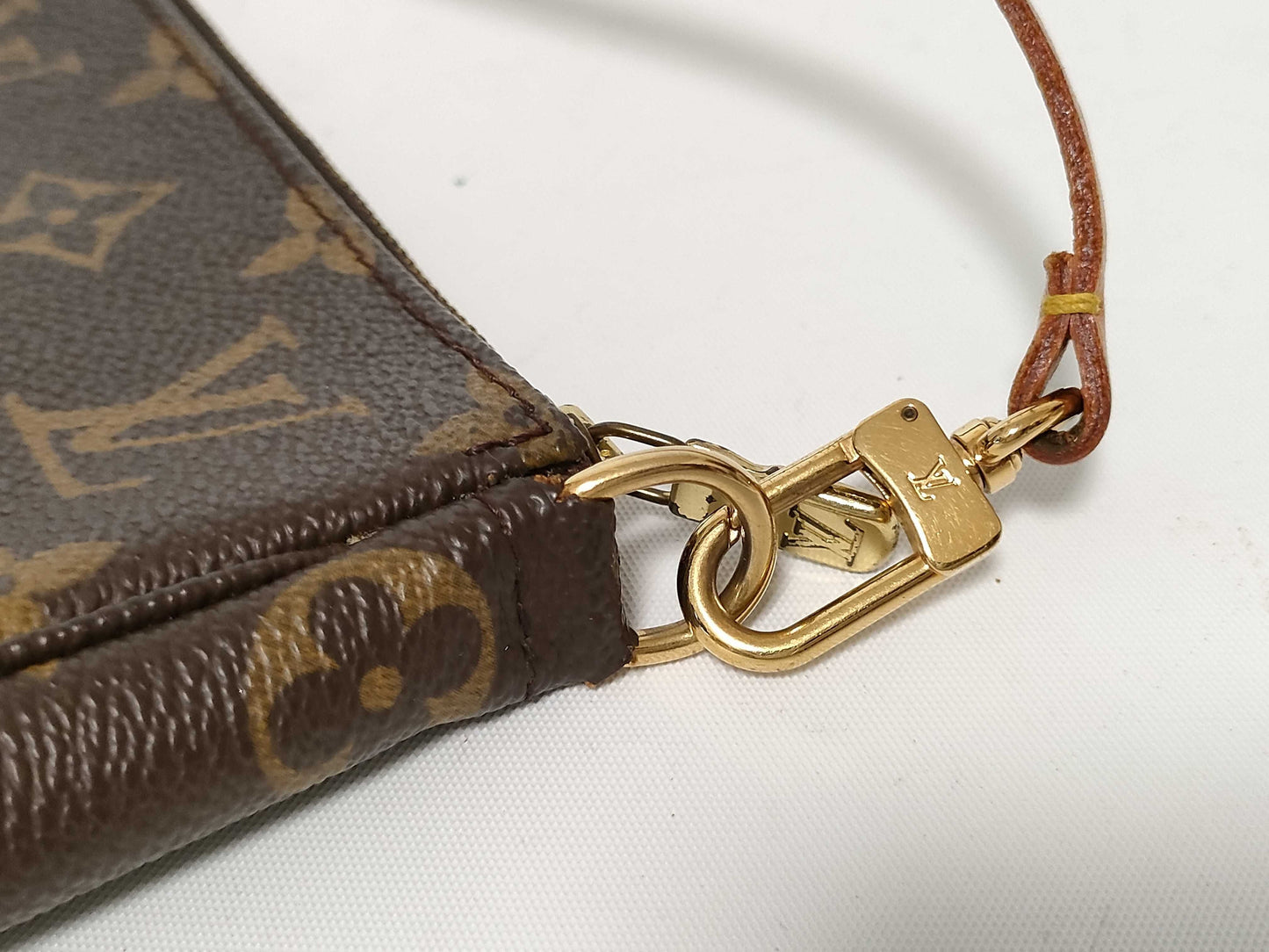 LOUIS VUITTON Monogram Louis Vuitton Monogram Pochette Accessoires Pouch