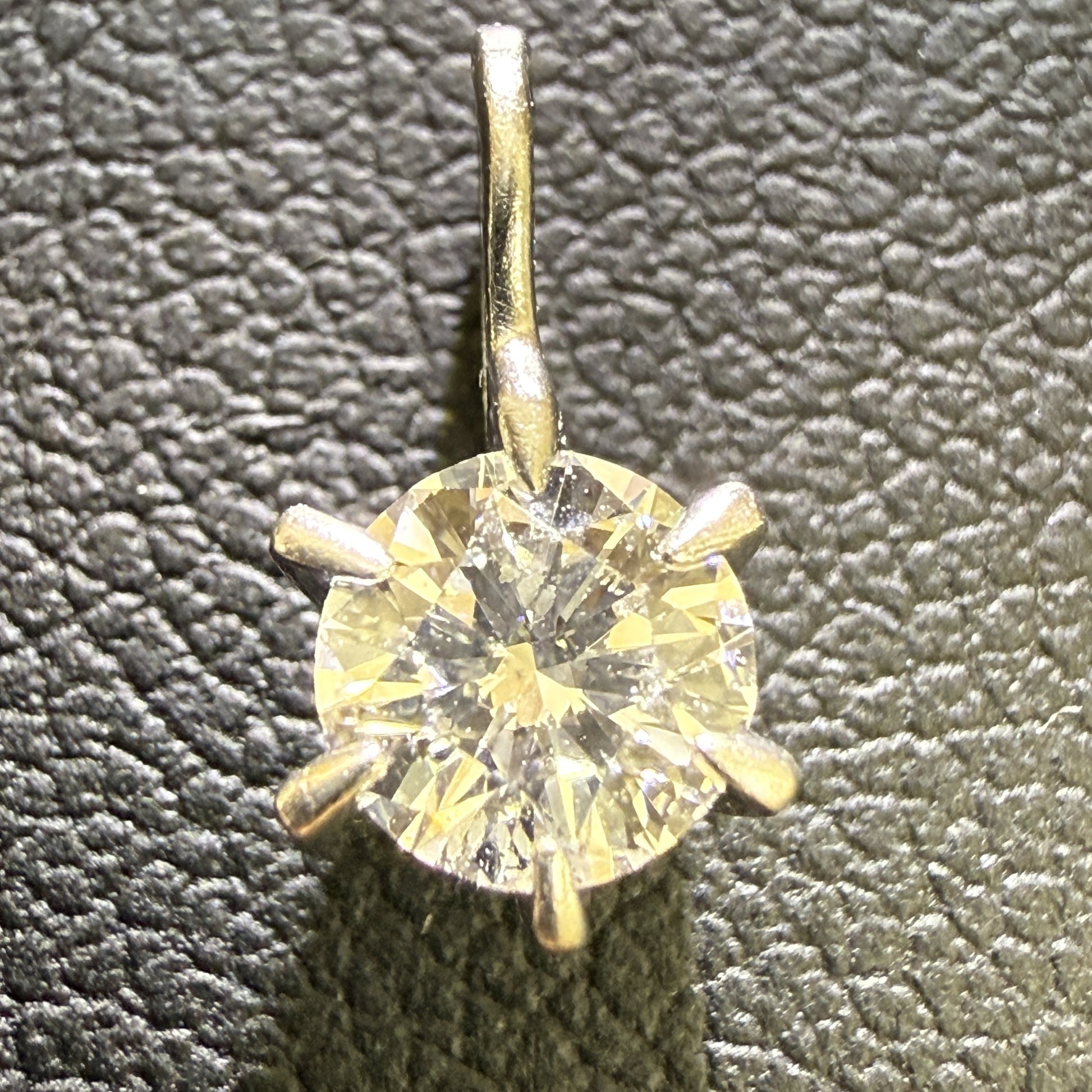 D0.334ct PT900 0.5g Pendant Top 