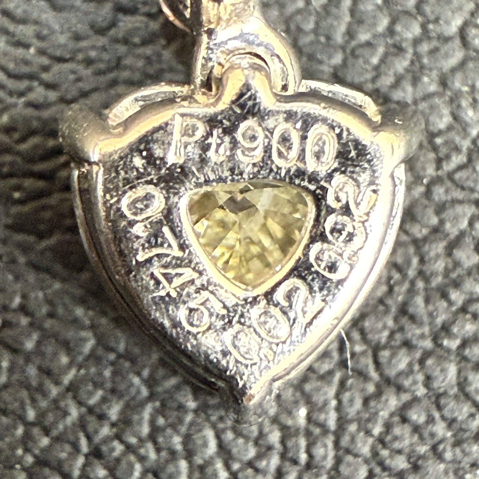 D0.745ct/0.02ct/0.02ct PT900 1.1g Pendant Top 