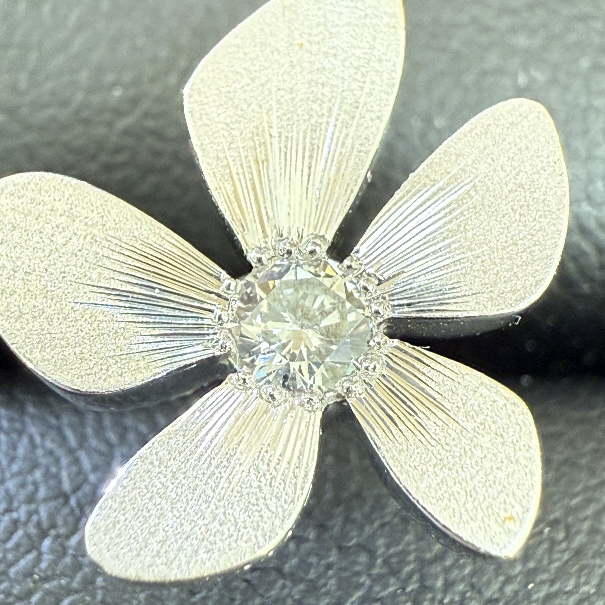 Kenji Kiuchi D0.14/0.14ct Pt900/850 8.3g Earrings 