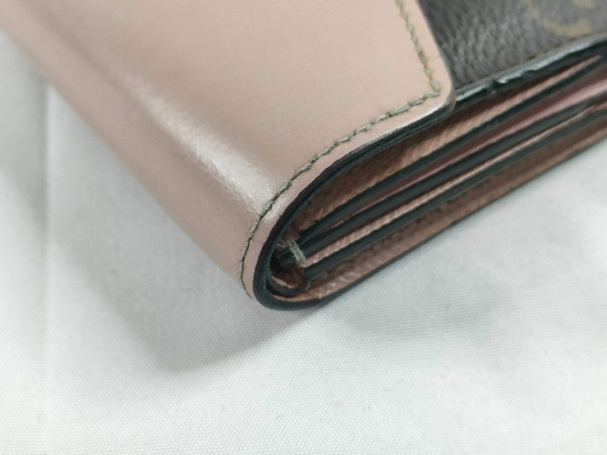 LOUIS VUITTON Monogram Louis Vuitton Monogram Wallet