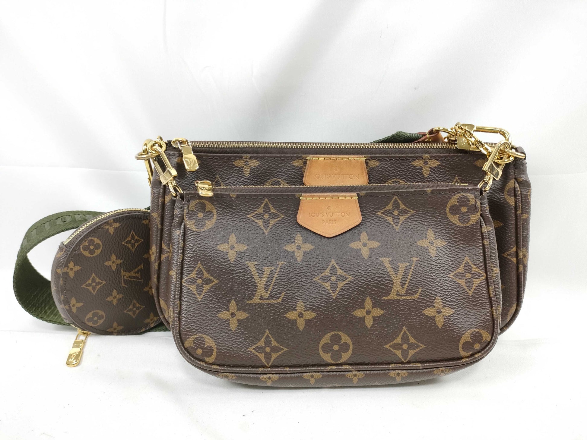 LOUIS VUITTON Monogram Multipochette M44813 LY4280 Shoulder Bag