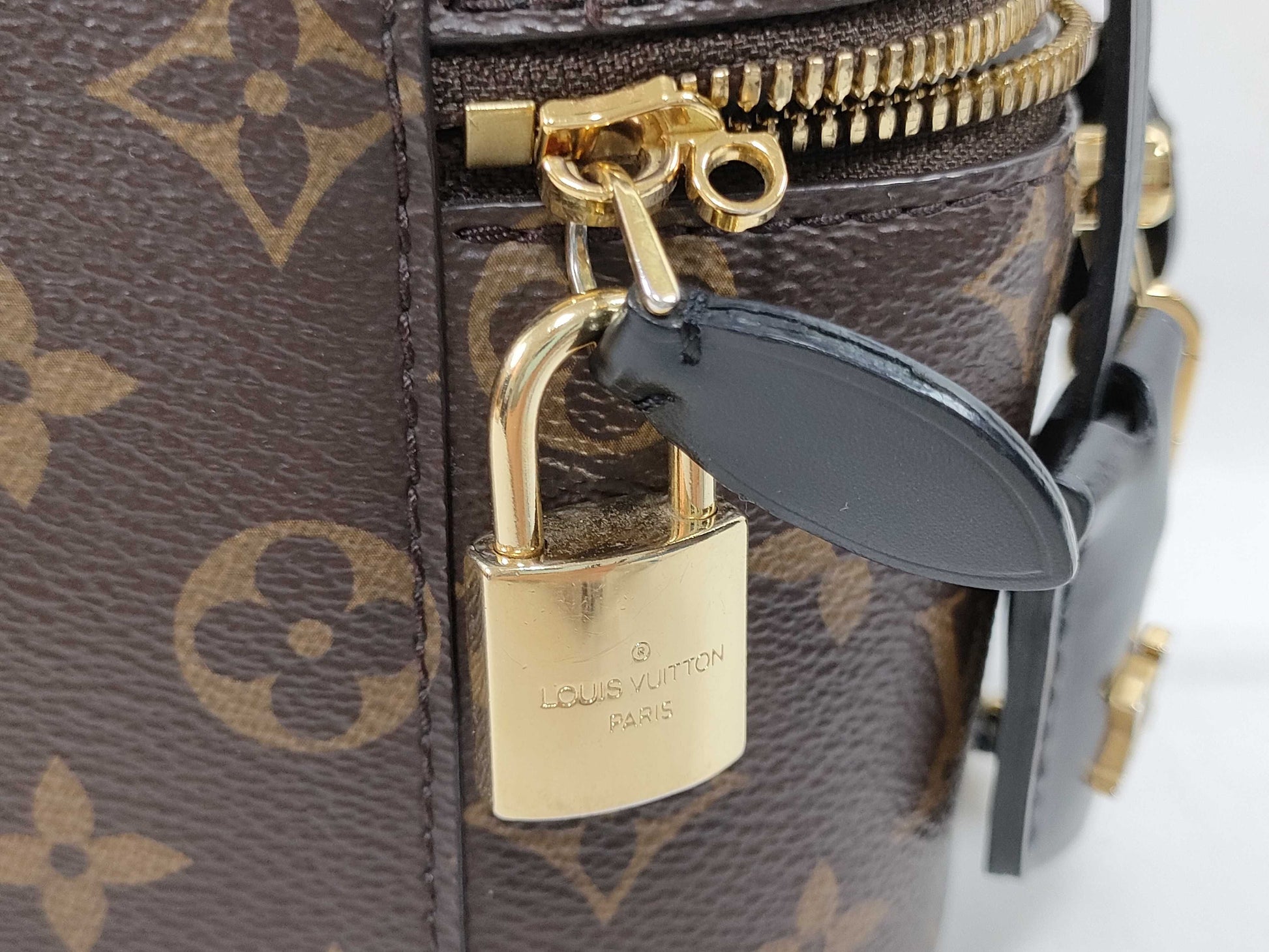 LOUIS VUITTON Monogram Monogram Reverse Vanity NV PM M45165 IC Chip Shoulder Bag