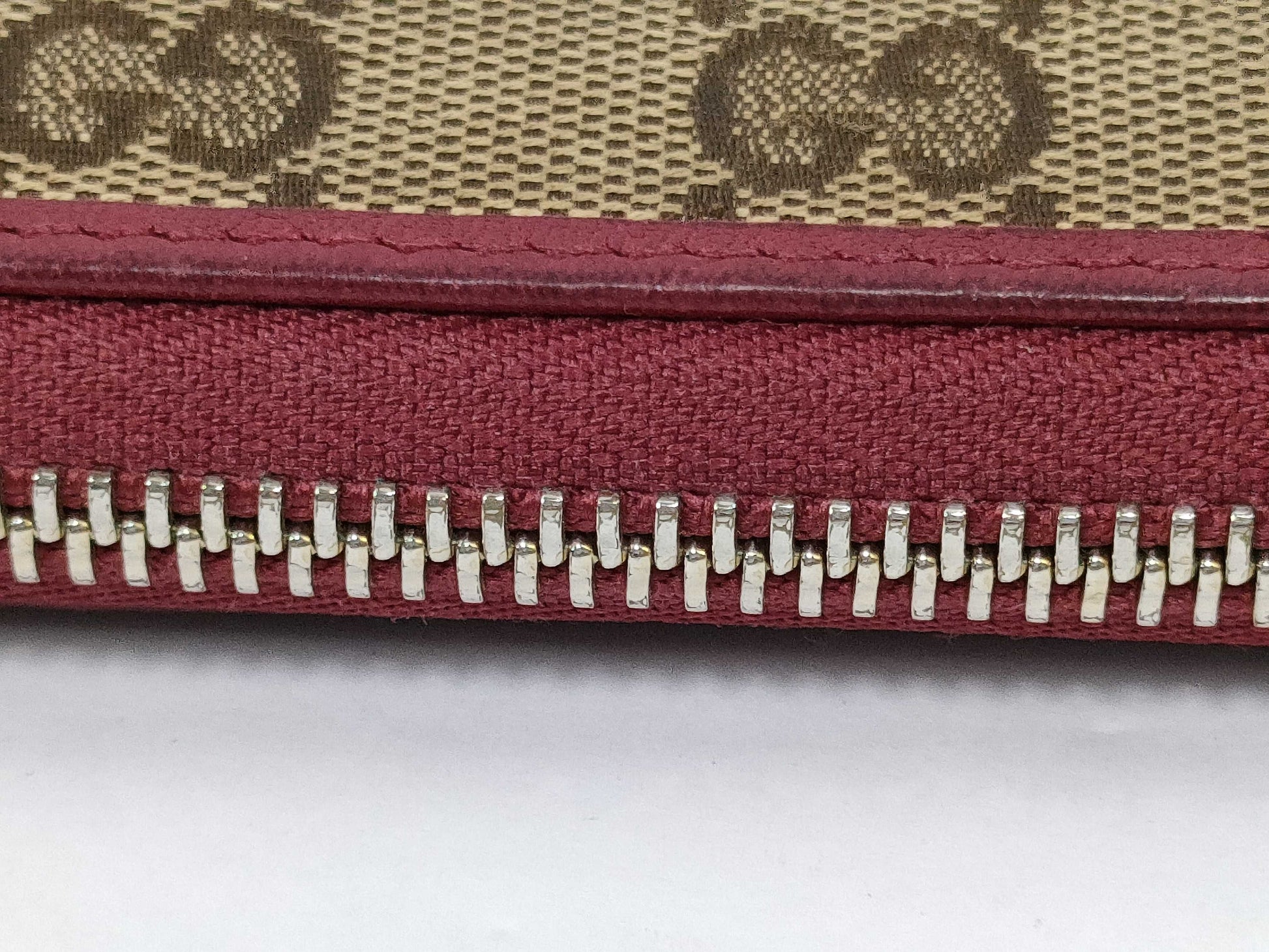 GUCCI GG Canvas L-Zip Long Wallet 295671 Red Wallet