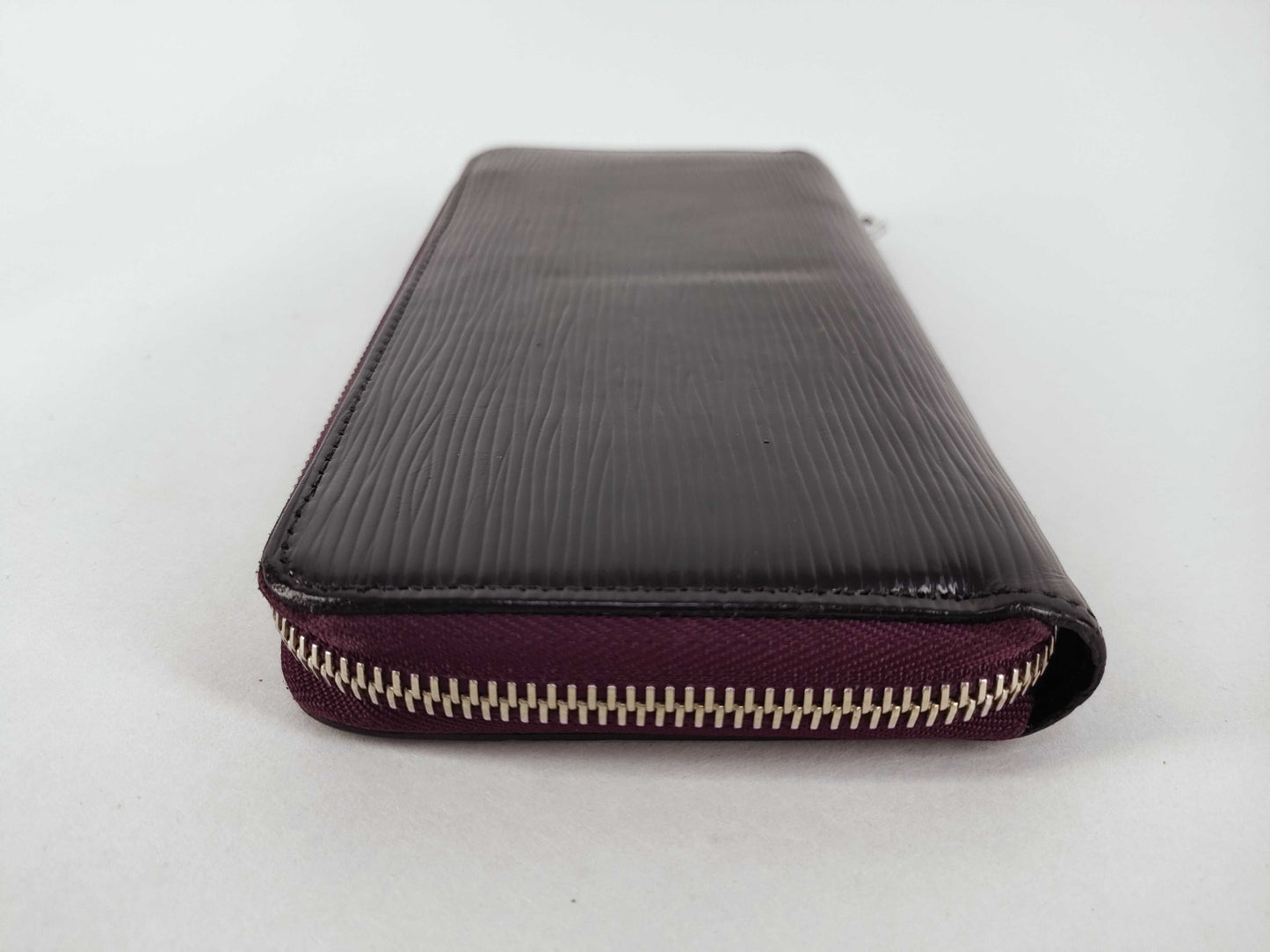 LOUIS VUITTON Epi Louis Vuitton Zippy Wallet Wallet