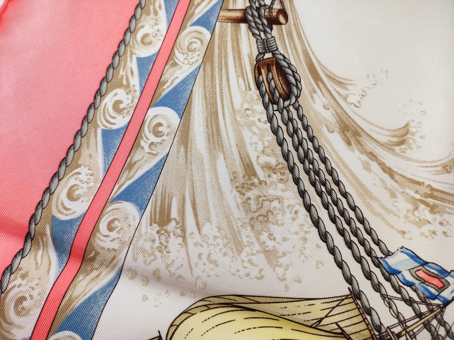 HERMES Carré 90 VIVE LE VENT Scarf Accessories: Box and other accessories