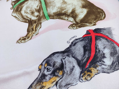 HERMES Carré Hermès Carré 70 LES BASSETS Gav Roche Basset Hound Accessories: Box and other accessories