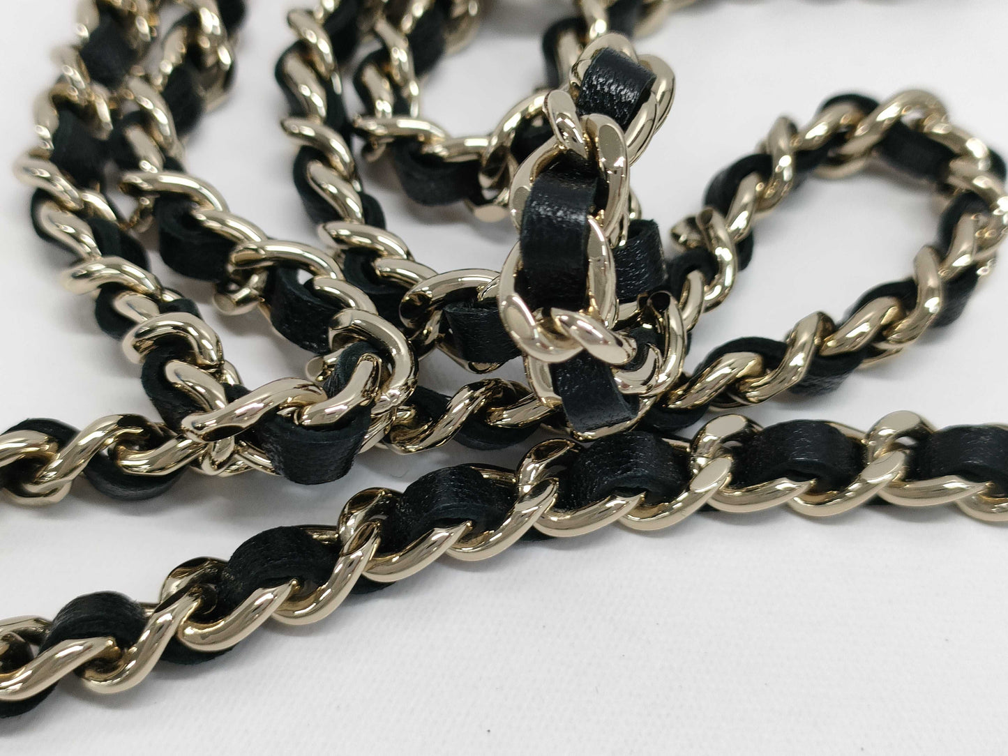 CHANEL Chanel Lambskin Chain Wallet with Random Plate. Accessories: Box and purchase receipt included. Shoulder bag.