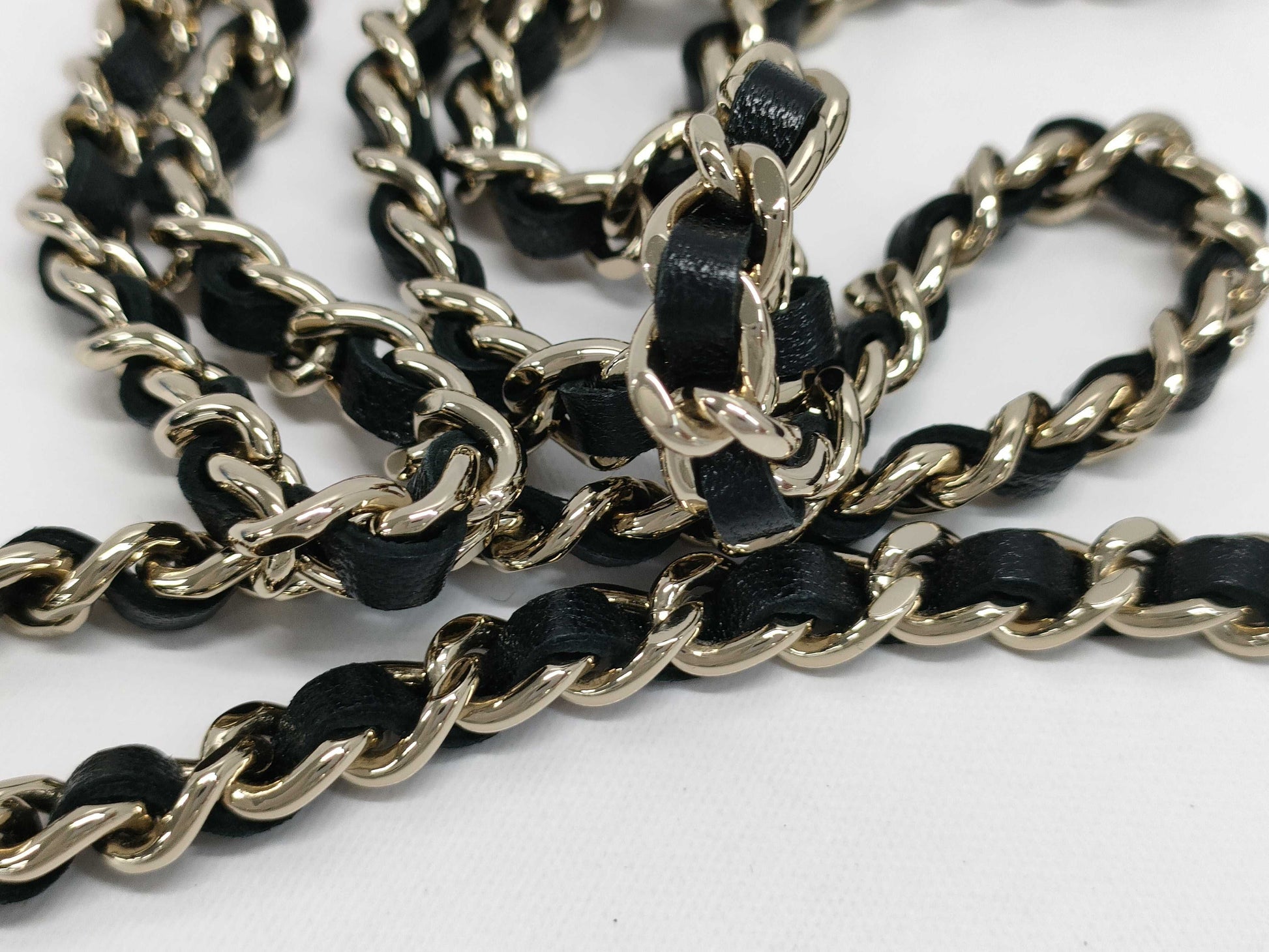 CHANEL Chanel Lambskin Chain Wallet with Random Plate. Accessories: Box and purchase receipt included. Shoulder bag.