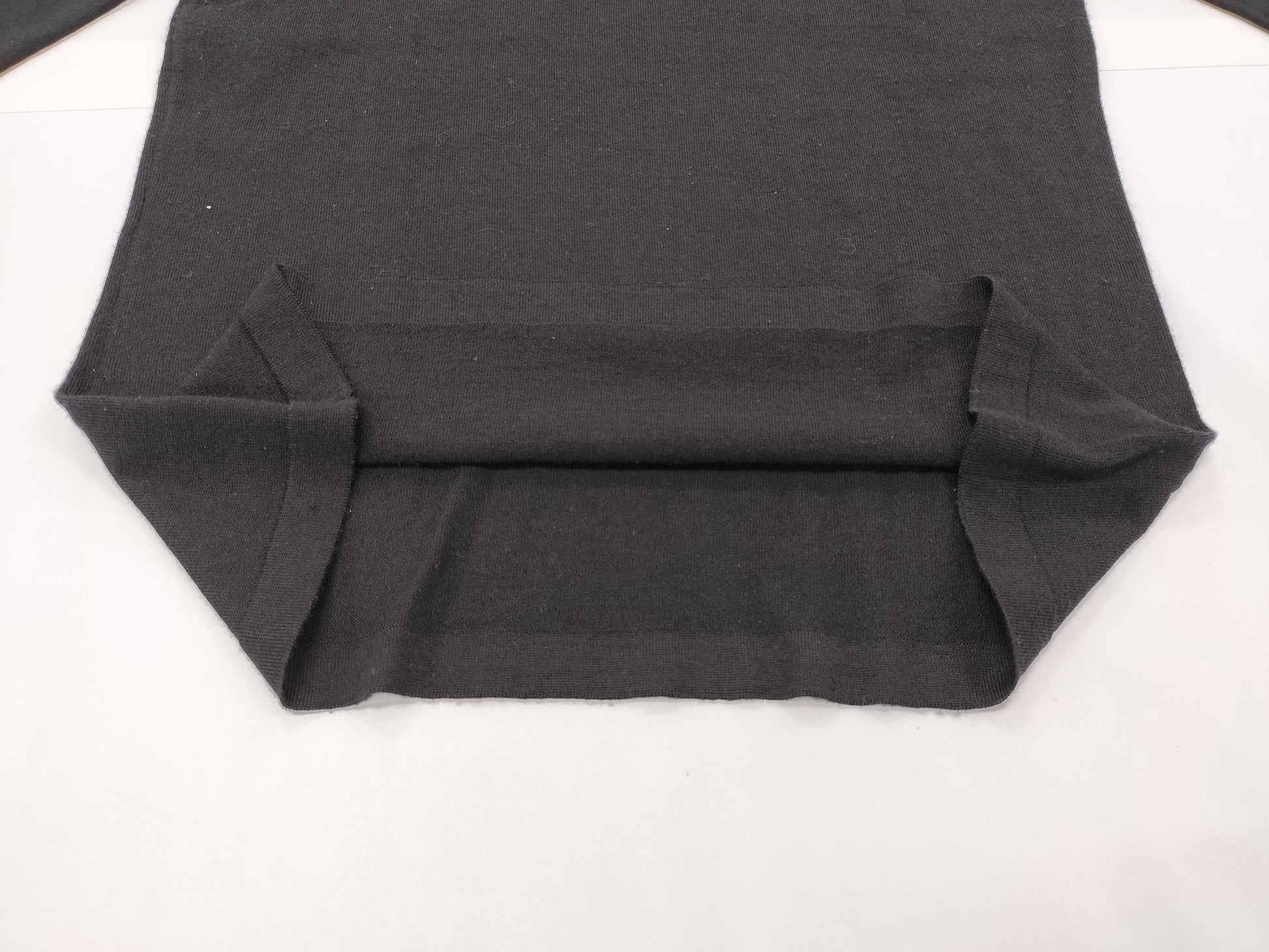 CHANEL CHANEL Knit Top P40352K02944 #34 Windmill Coco Mark Black Cashmere and Silk Top