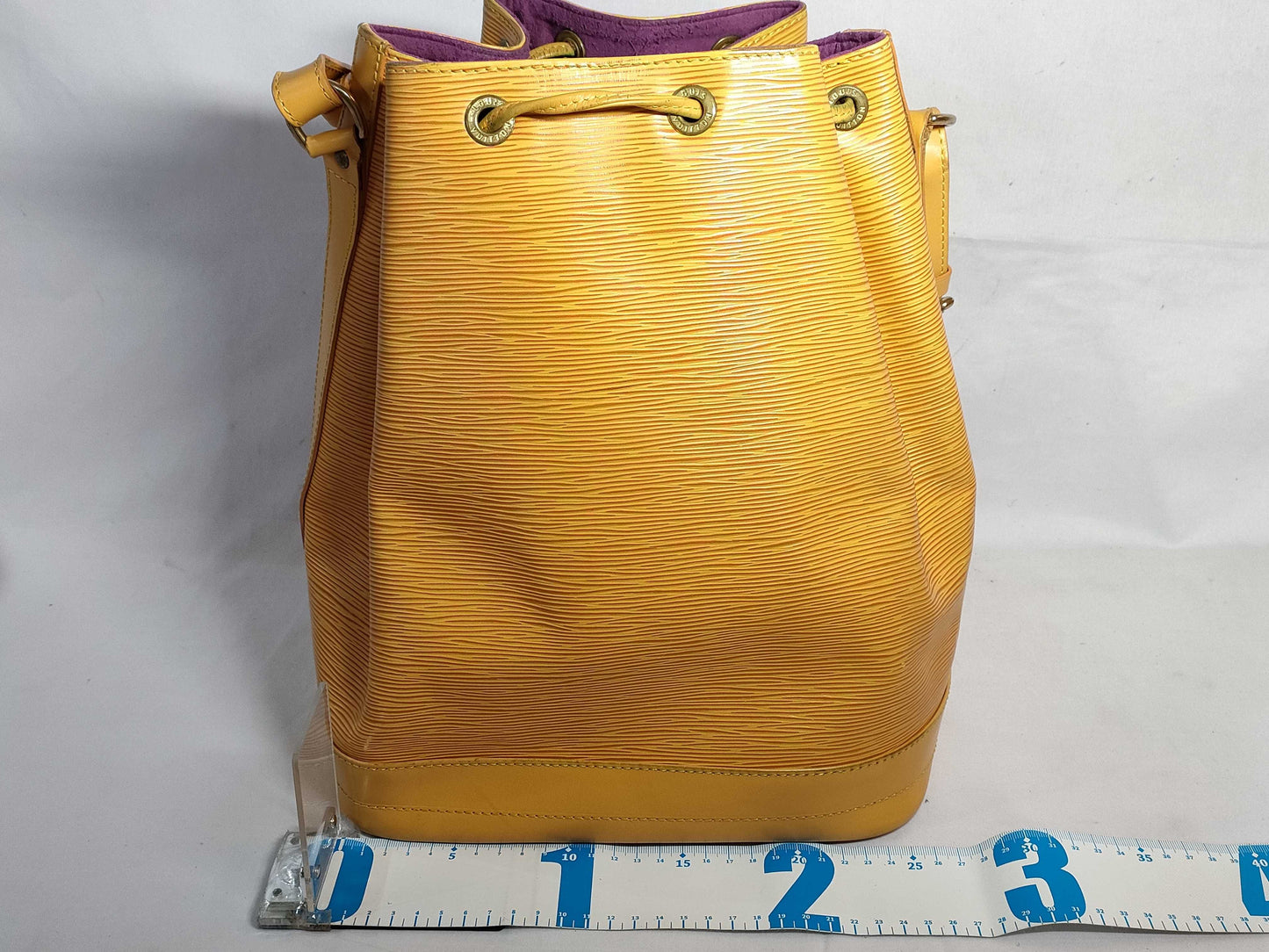 LOUIS VUITTON Epi LV Noe Epi Yellow Shoulder Bag