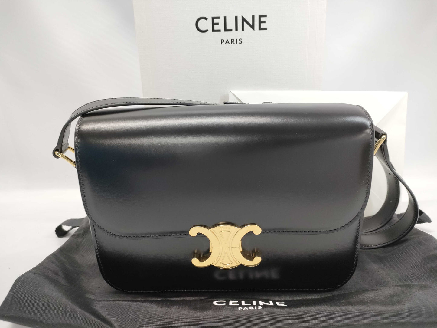CELINE Triomphe Medium Shoulder Bag 187363BF4.38NO Shiny Calfskin Shoulder Bag