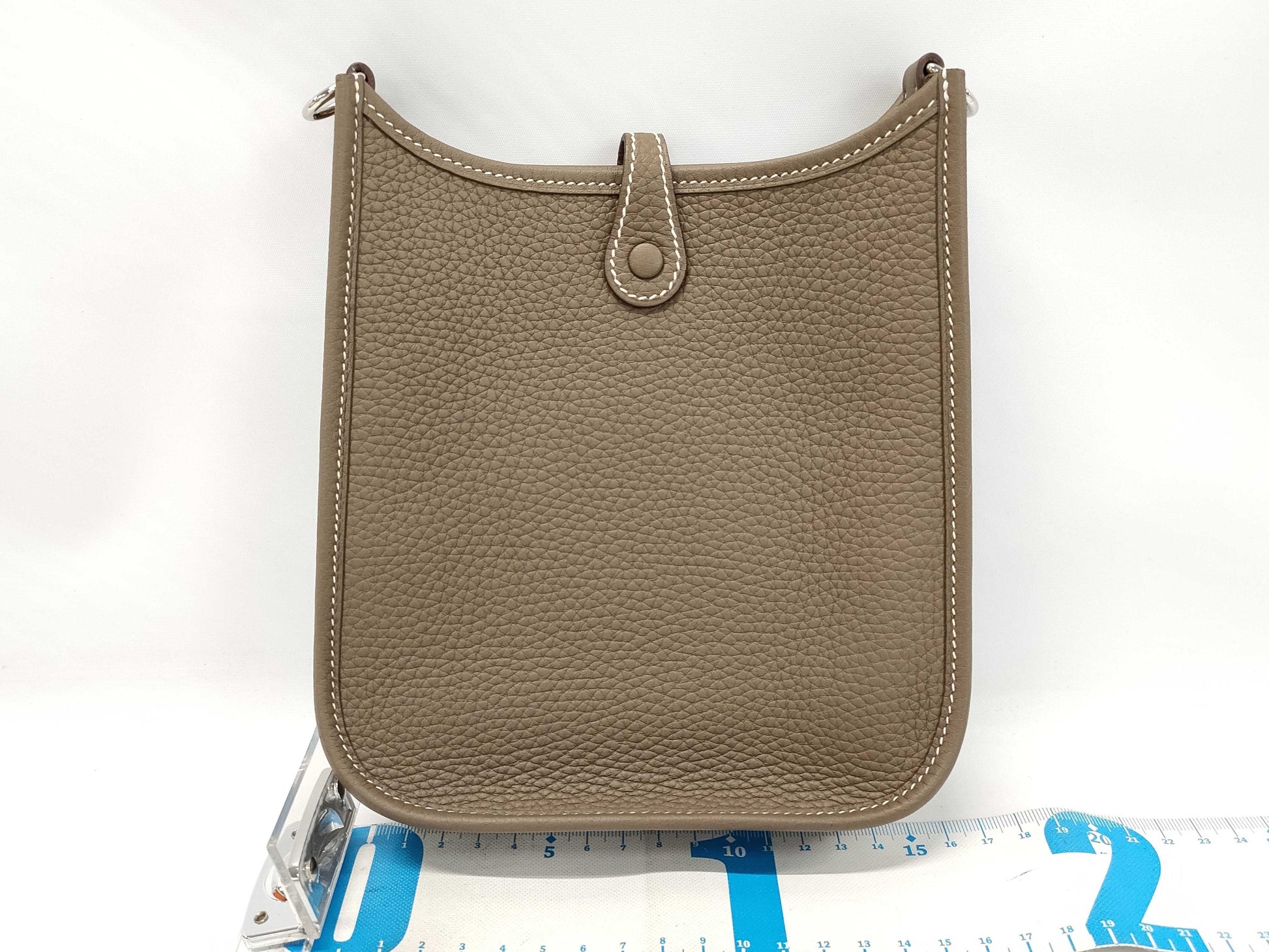 HERMES Evelyn TPM Amazon Etoupe Taurillon Clemence Shoulder Bag with K Stamp