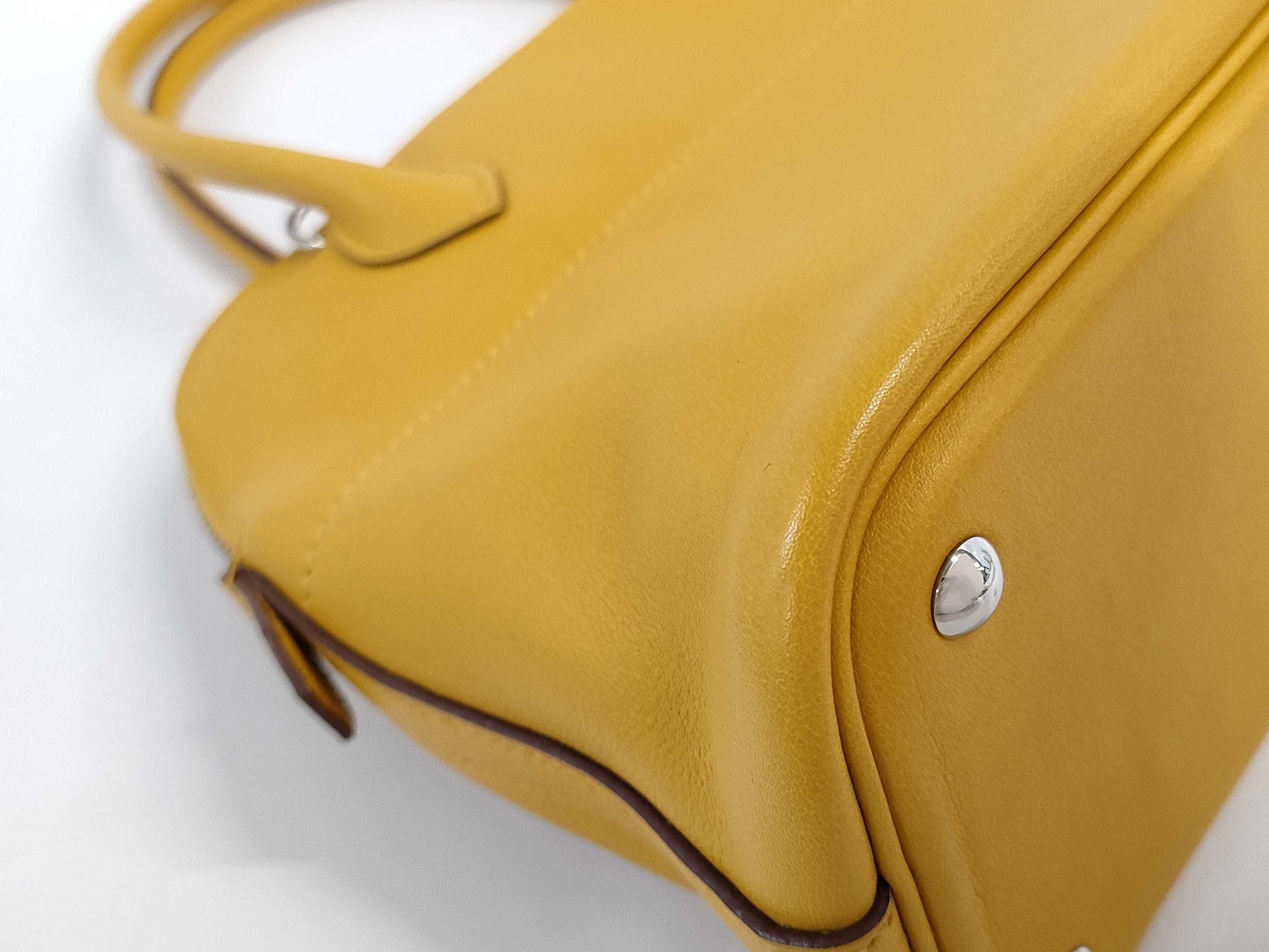 HERMES Bolide 27 Handbag, Jaune Ambre, Swift Leather, C Stamp, Handbag