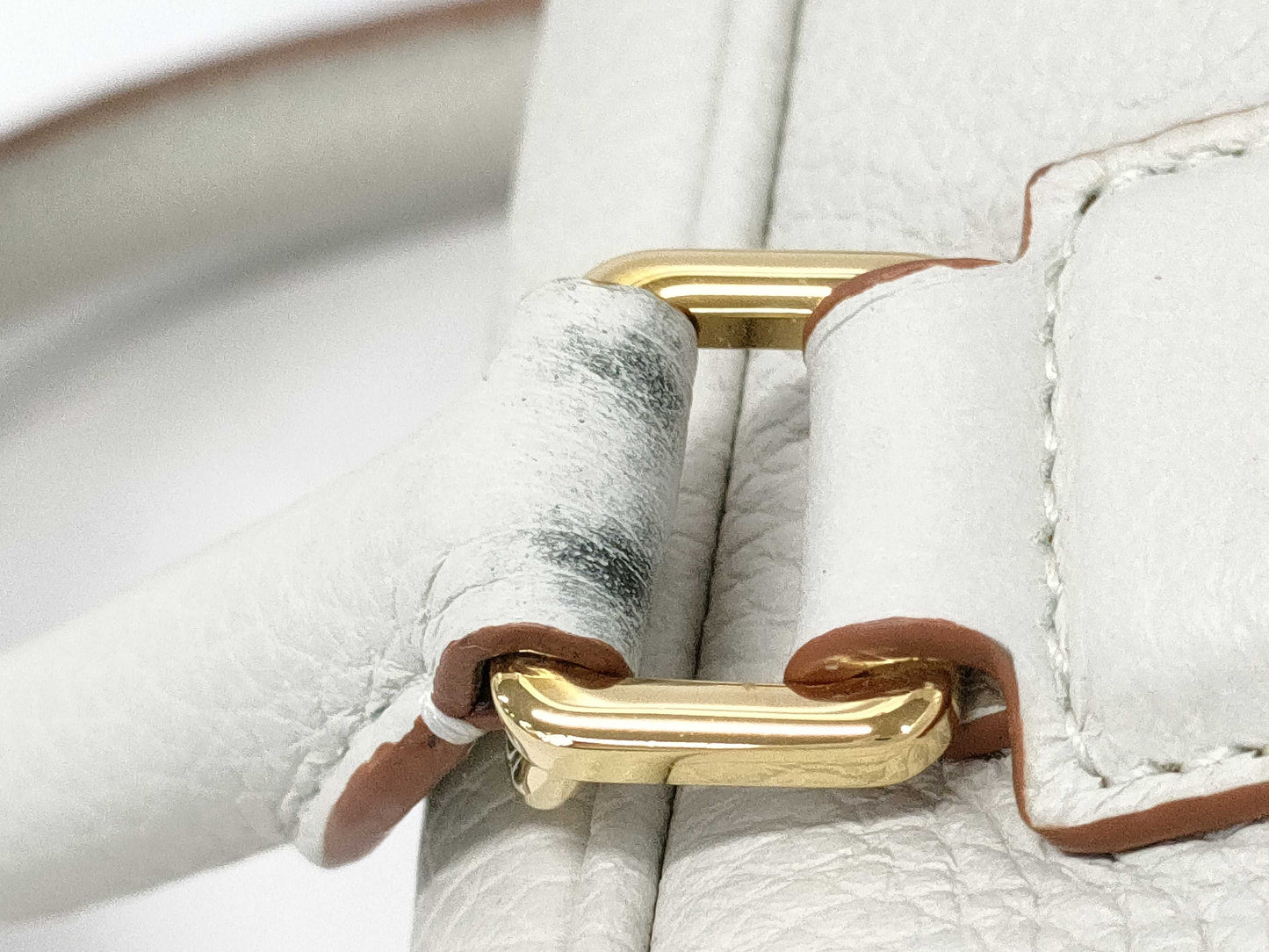 LOEWE Amazona 23 Handbag A039N07X02