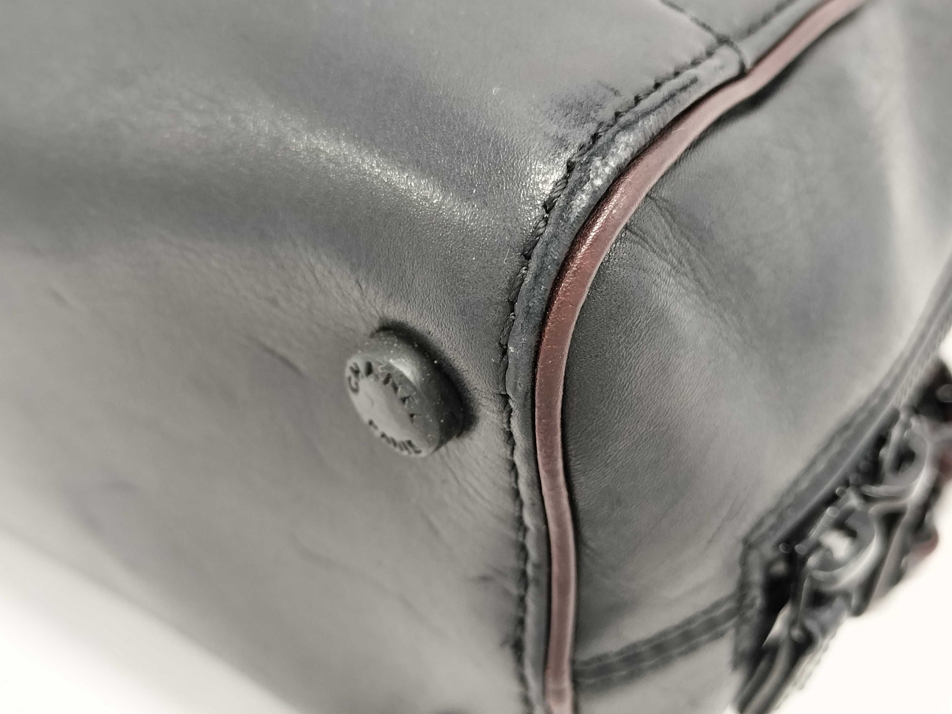 CHANEL CC Vintage Camera Bag in Black Smooth Calfskin Leather with Black Metal Hardware. Tote Bag